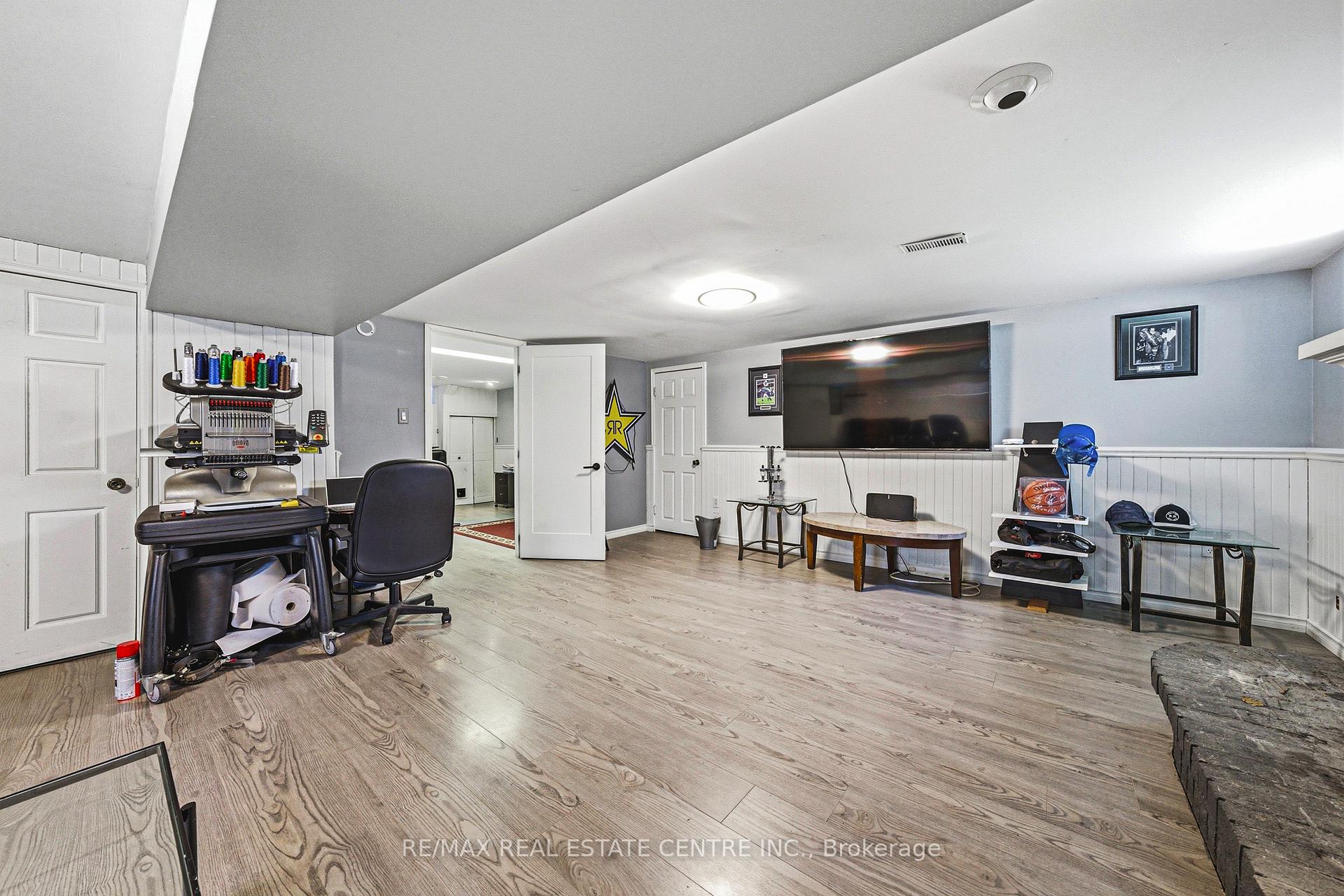 Photo 24 of 1338 Eleanor Avenue, Cambridge, Lang's Farm — HOMEH