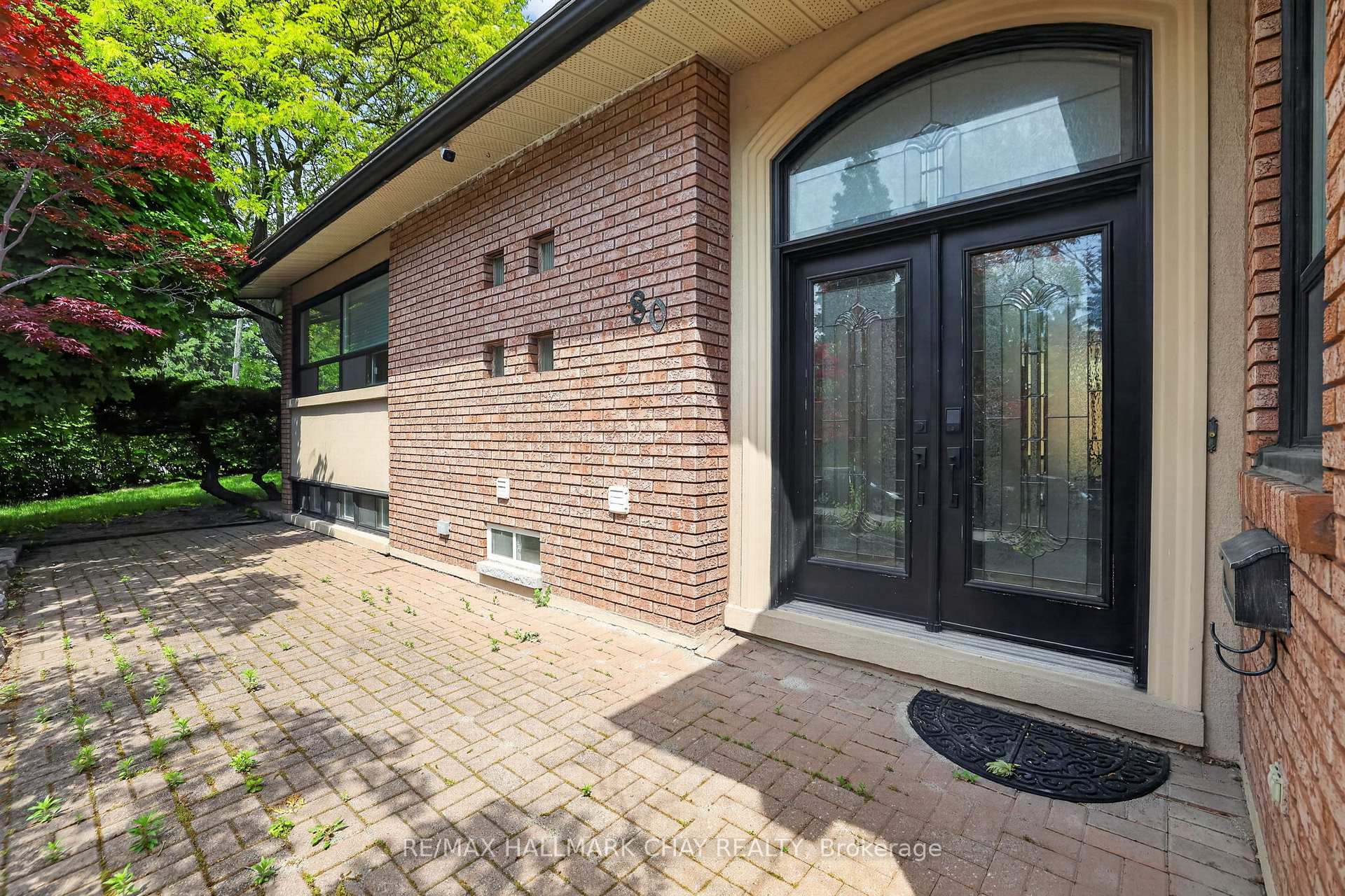 Photo 3 of Unit Upper, 80 Beaumonde Heights Drive, Etobicoke, Thistletown-Beaumonde Heights — HOMEH