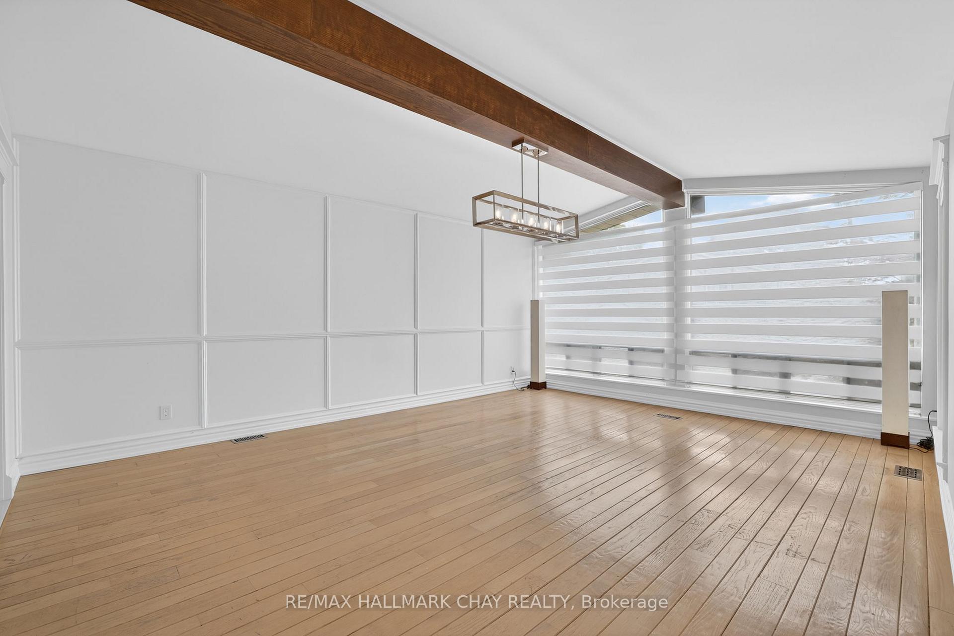 Photo 8 of Unit Upper, 80 Beaumonde Heights Drive, Etobicoke, Thistletown-Beaumonde Heights — HOMEH