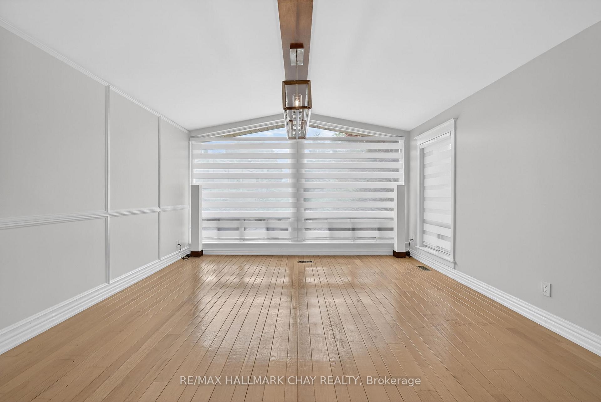 Photo 9 of Unit Upper, 80 Beaumonde Heights Drive, Etobicoke, Thistletown-Beaumonde Heights — HOMEH