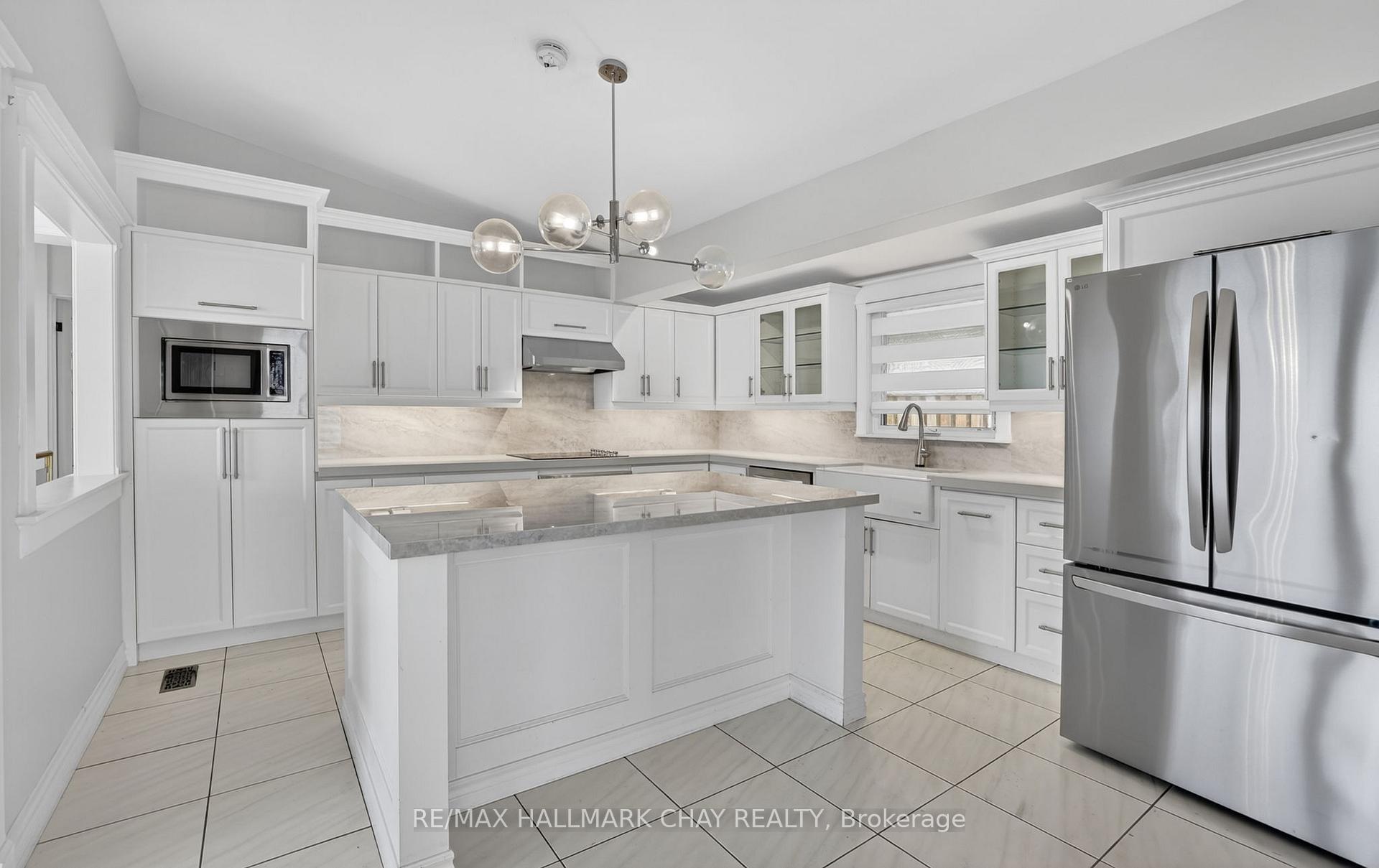 Photo 13 of Unit Upper, 80 Beaumonde Heights Drive, Etobicoke, Thistletown-Beaumonde Heights — HOMEH