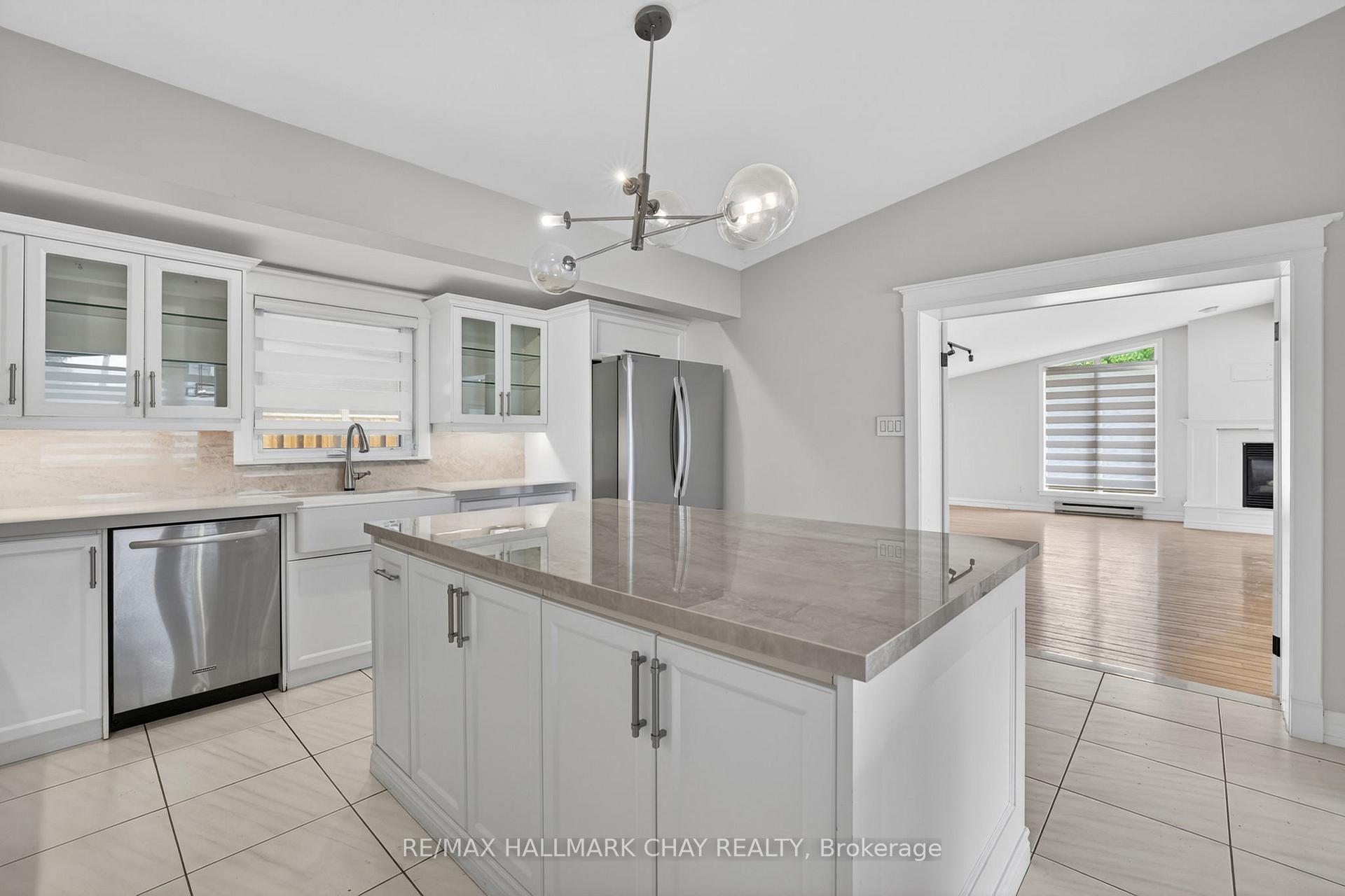 Photo 16 of Unit Upper, 80 Beaumonde Heights Drive, Etobicoke, Thistletown-Beaumonde Heights — HOMEH