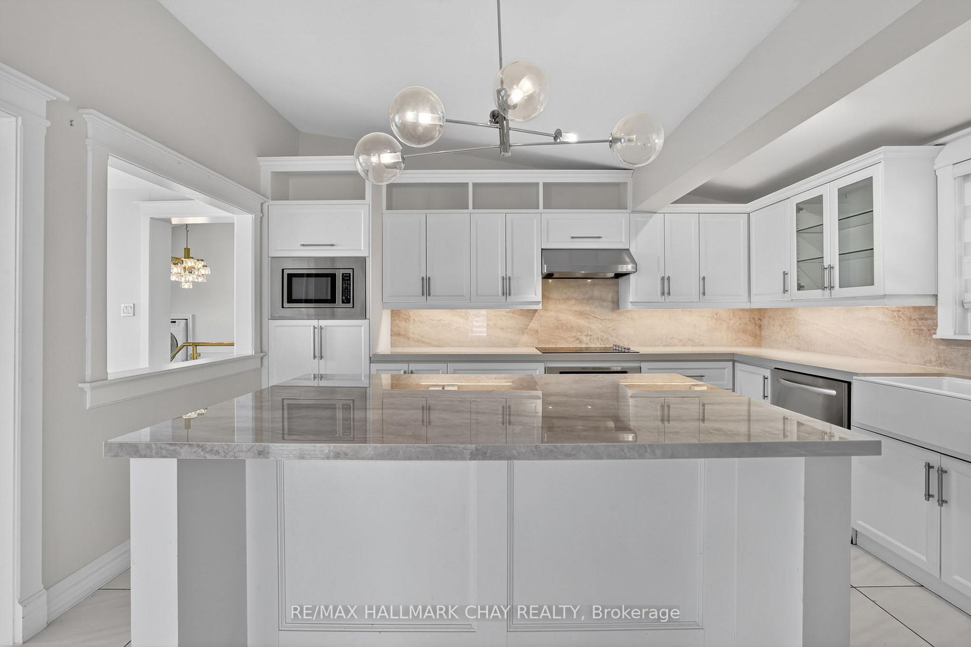 Photo 18 of Unit Upper, 80 Beaumonde Heights Drive, Etobicoke, Thistletown-Beaumonde Heights — HOMEH