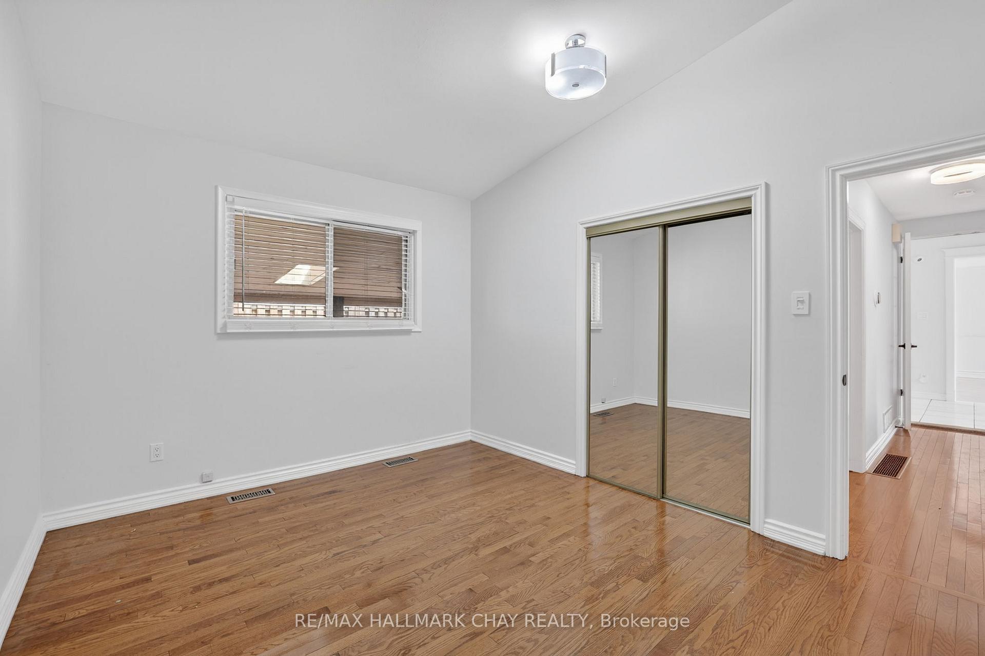 Photo 26 of Unit Upper, 80 Beaumonde Heights Drive, Etobicoke, Thistletown-Beaumonde Heights — HOMEH