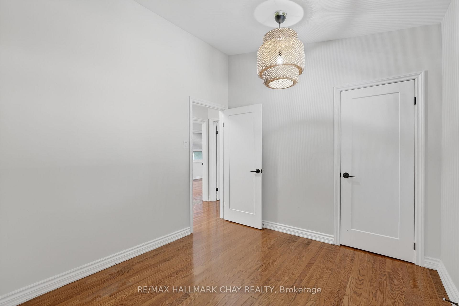 Photo 29 of Unit Upper, 80 Beaumonde Heights Drive, Etobicoke, Thistletown-Beaumonde Heights — HOMEH