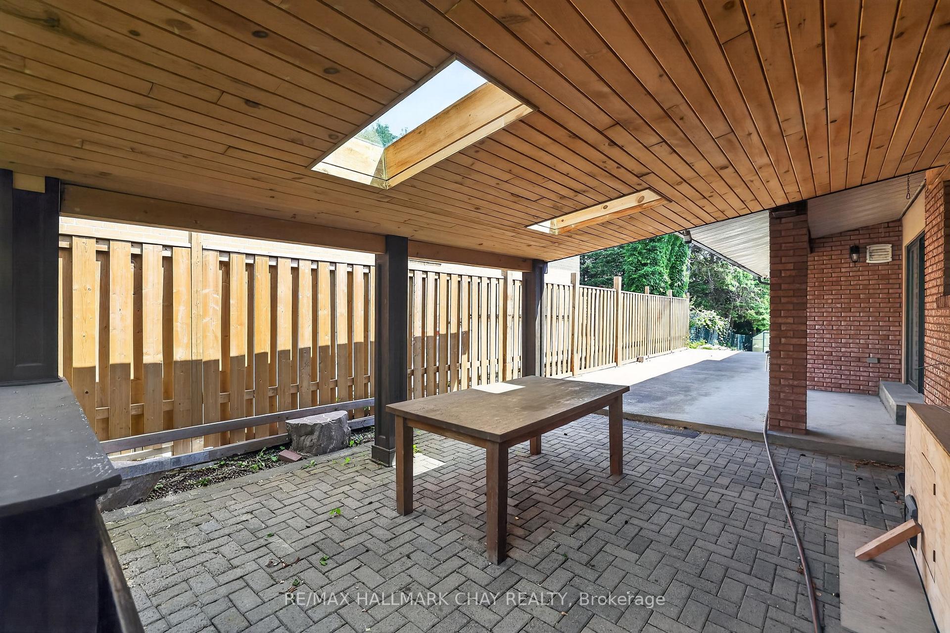 Photo 36 of Unit Upper, 80 Beaumonde Heights Drive, Etobicoke, Thistletown-Beaumonde Heights — HOMEH