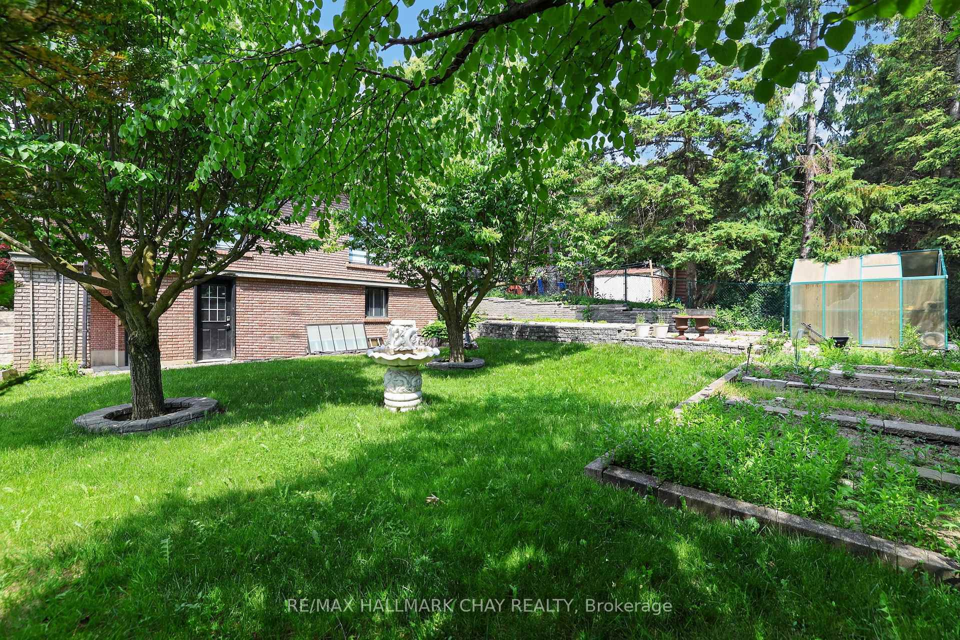 Photo 39 of Unit Upper, 80 Beaumonde Heights Drive, Etobicoke, Thistletown-Beaumonde Heights — HOMEH