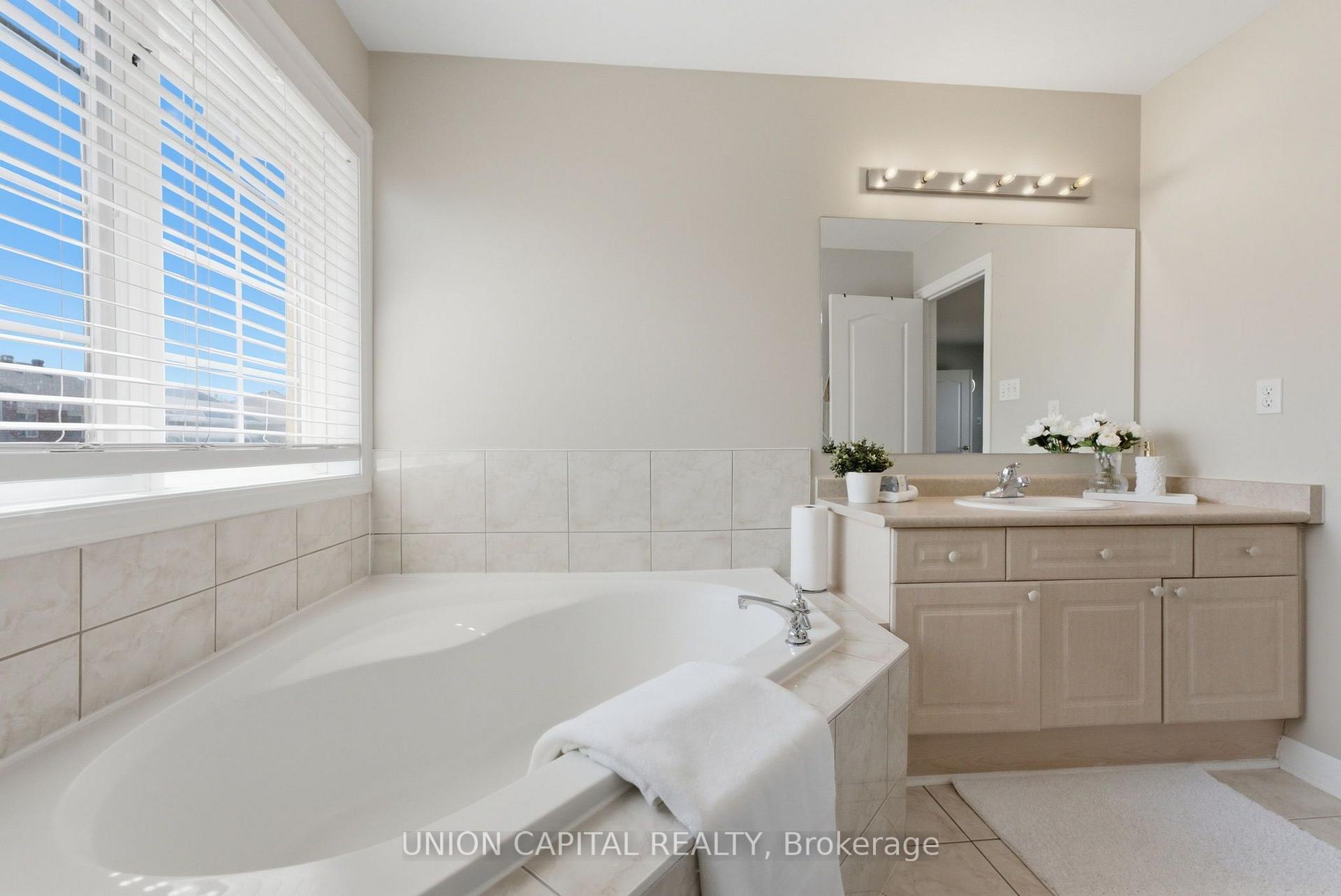 Photo 26 of 33 Eakin Mill Road, Markham, Wismer — HOMEH