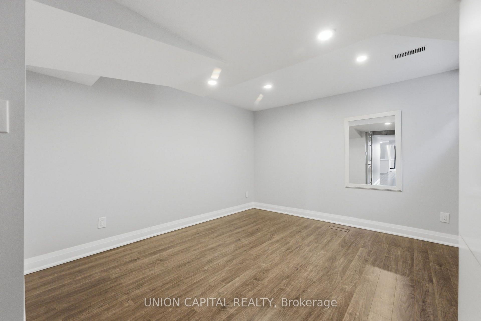 Photo 43 of 33 Eakin Mill Road, Markham, Wismer — HOMEH