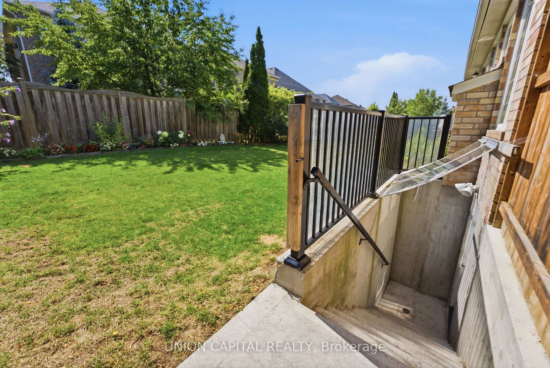 Photo 47 of 33 Eakin Mill Road, Markham, Wismer — HOMEH