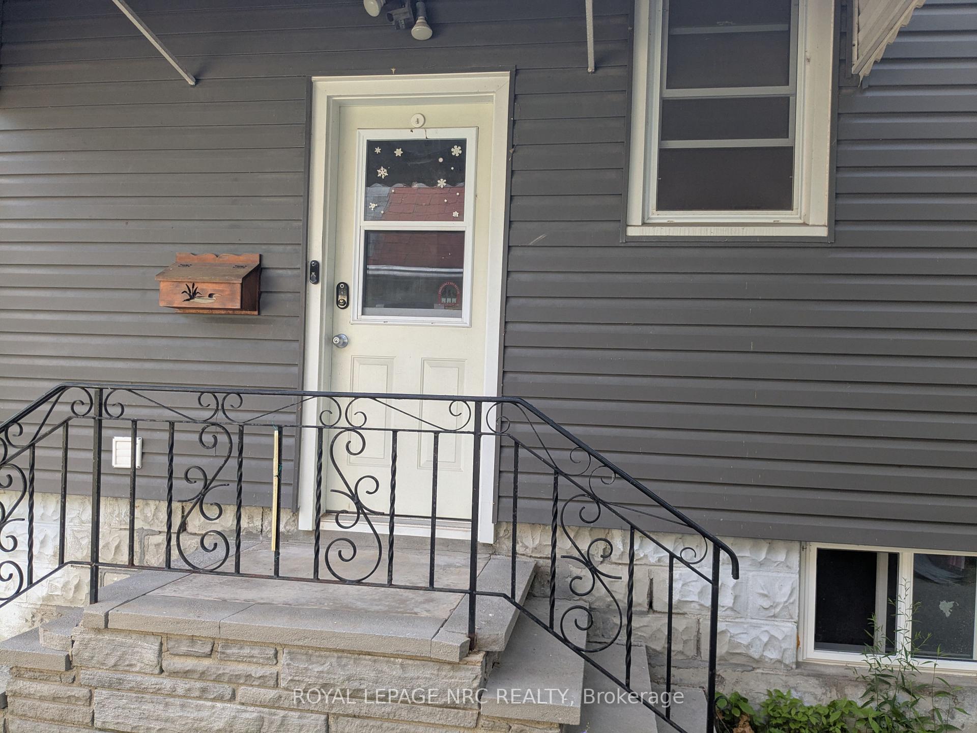 Front of Unit Lower, 187 Neff Street