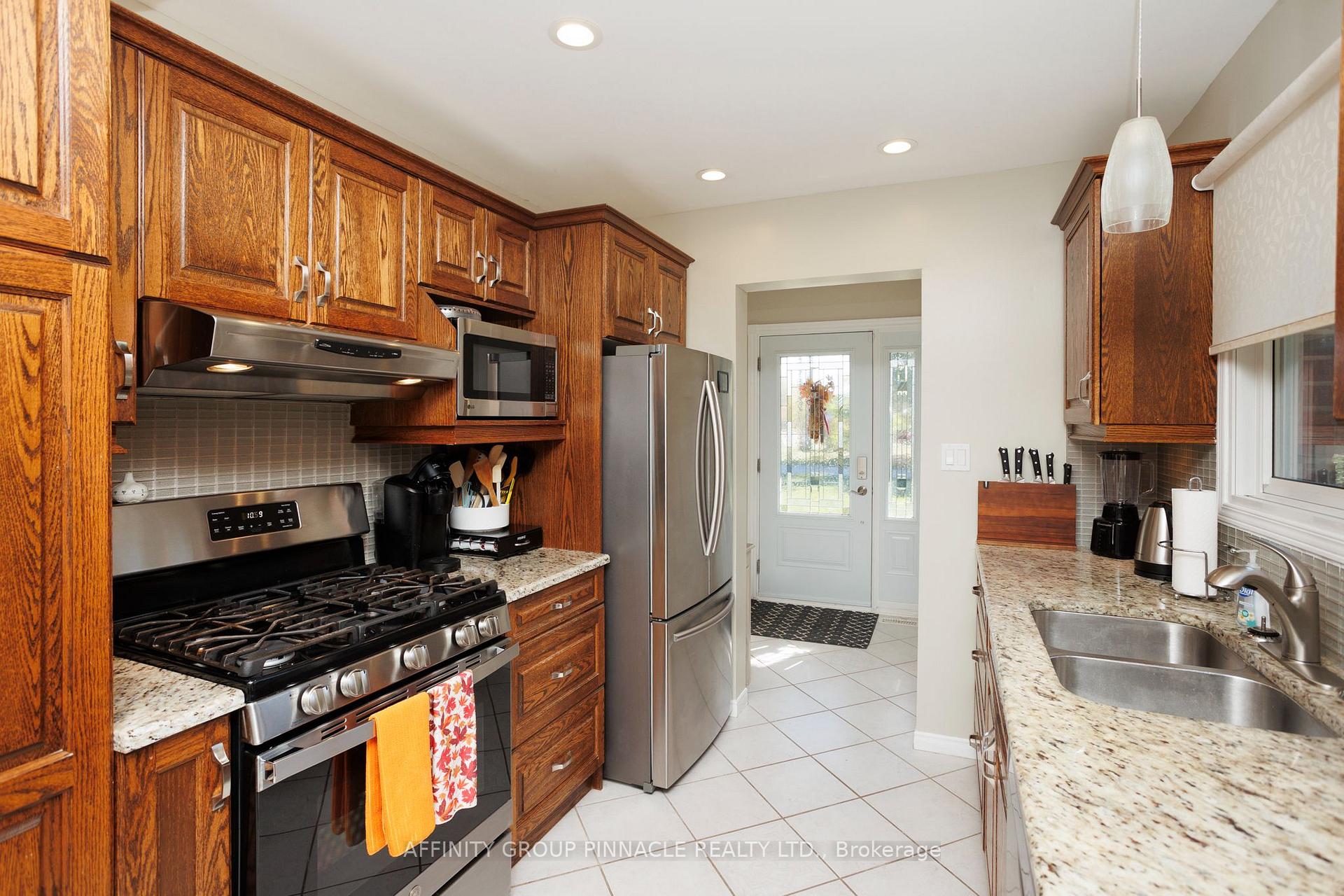 Photo 19 of 364 Riverdale Road, Brock, Beaverton — HOMEH