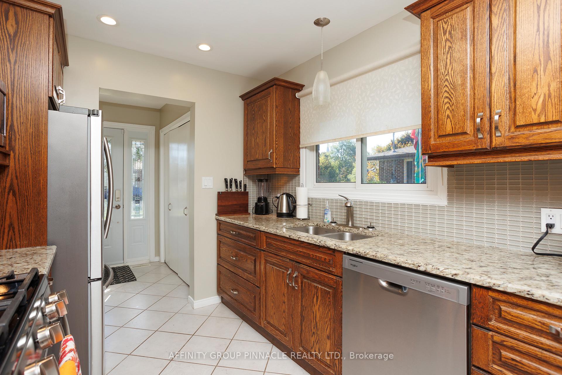 Photo 20 of 364 Riverdale Road, Brock, Beaverton — HOMEH