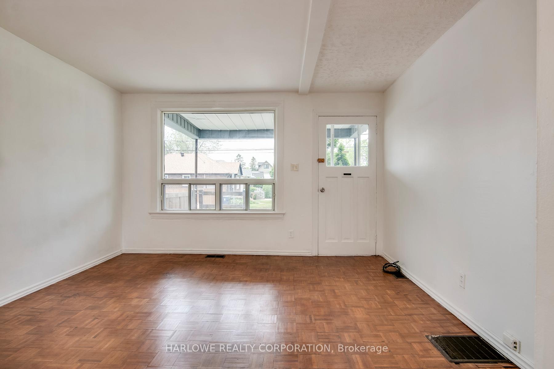 Photo 8 of 61 Castleton Avenue, Toronto, Rockcliffe-Smythe — HOMEH