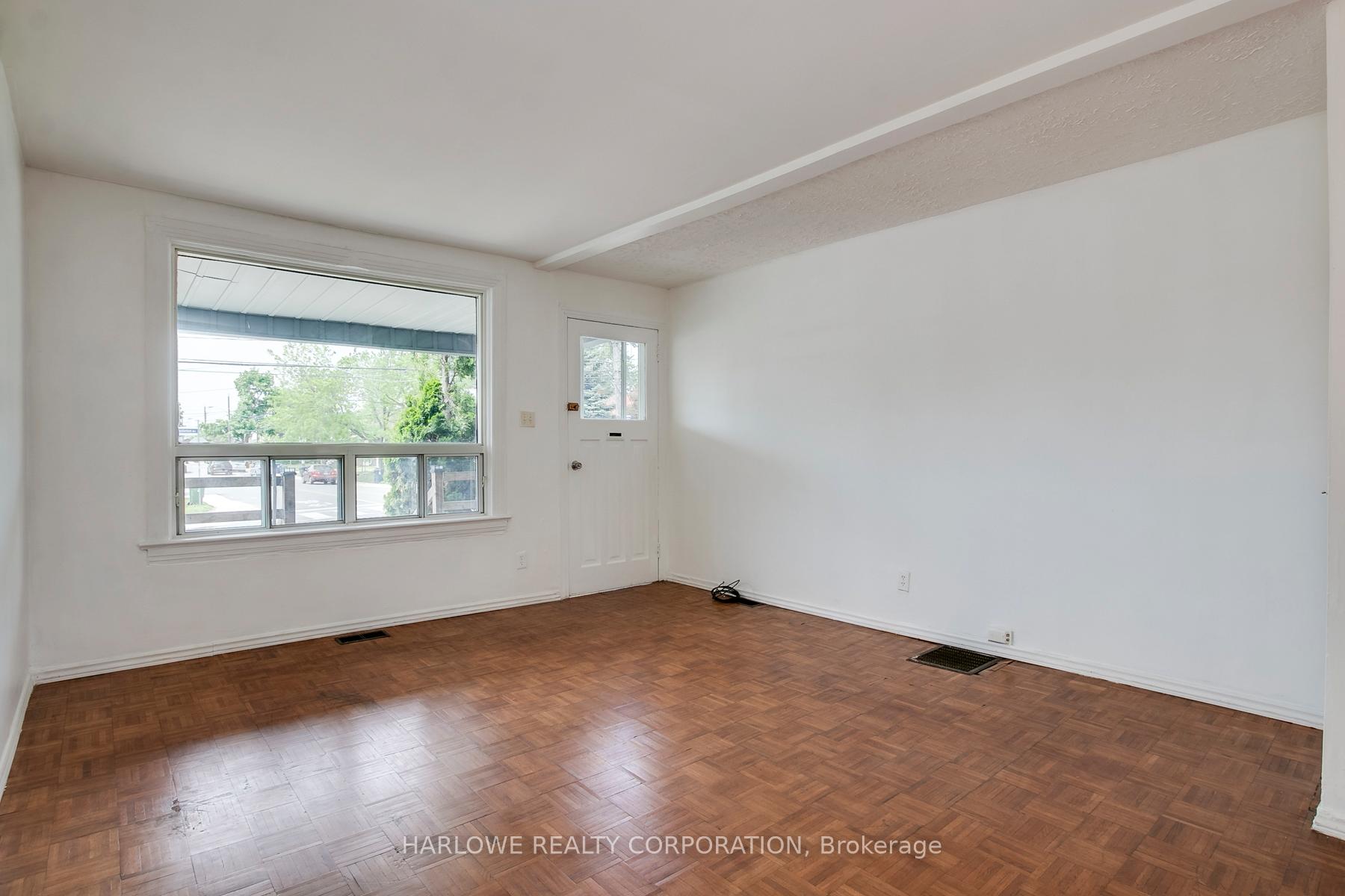 Photo 9 of 61 Castleton Avenue, Toronto, Rockcliffe-Smythe — HOMEH