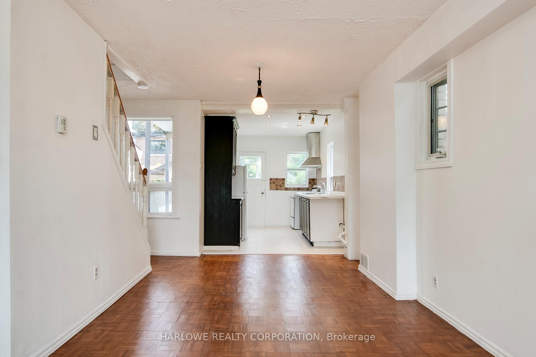 Photo 11 of 61 Castleton Avenue, Toronto, Rockcliffe-Smythe — HOMEH
