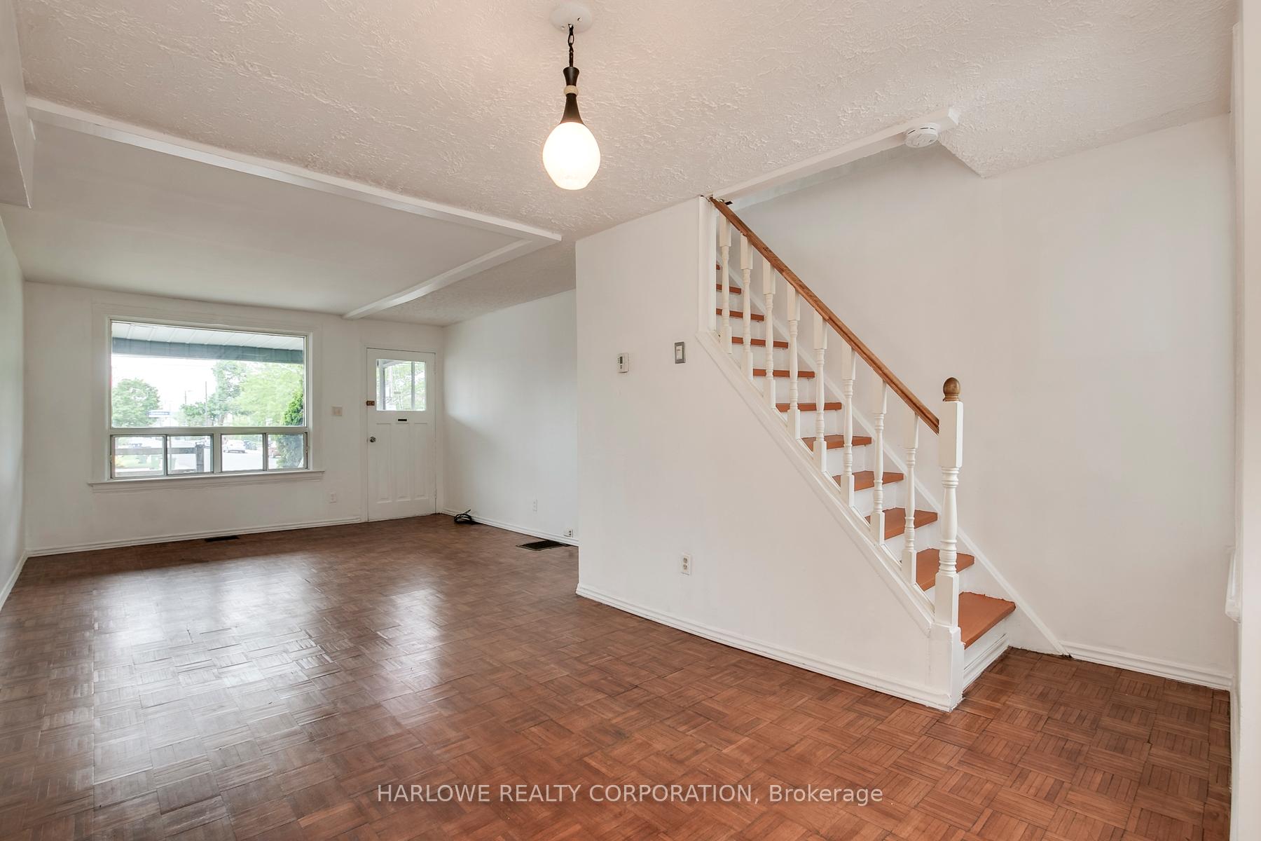 Photo 13 of 61 Castleton Avenue, Toronto, Rockcliffe-Smythe — HOMEH