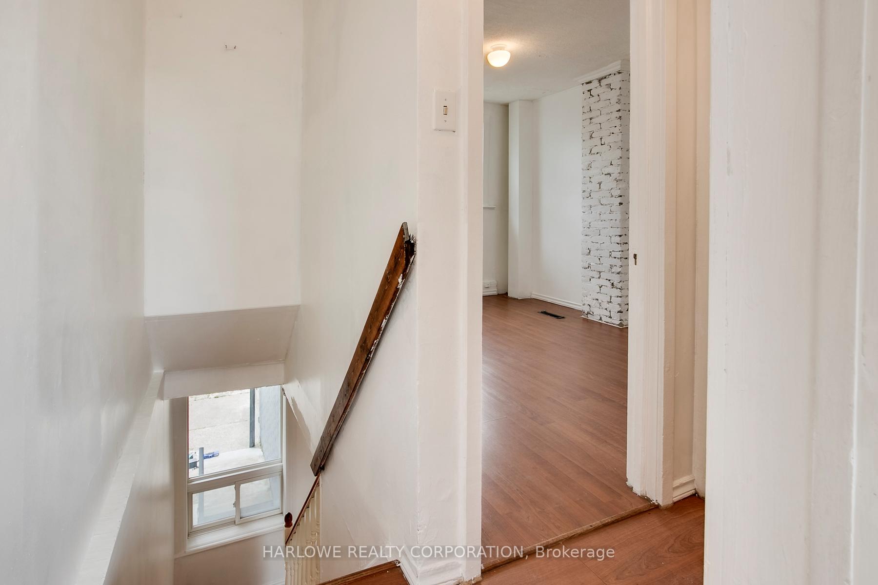 Photo 18 of 61 Castleton Avenue, Toronto, Rockcliffe-Smythe — HOMEH