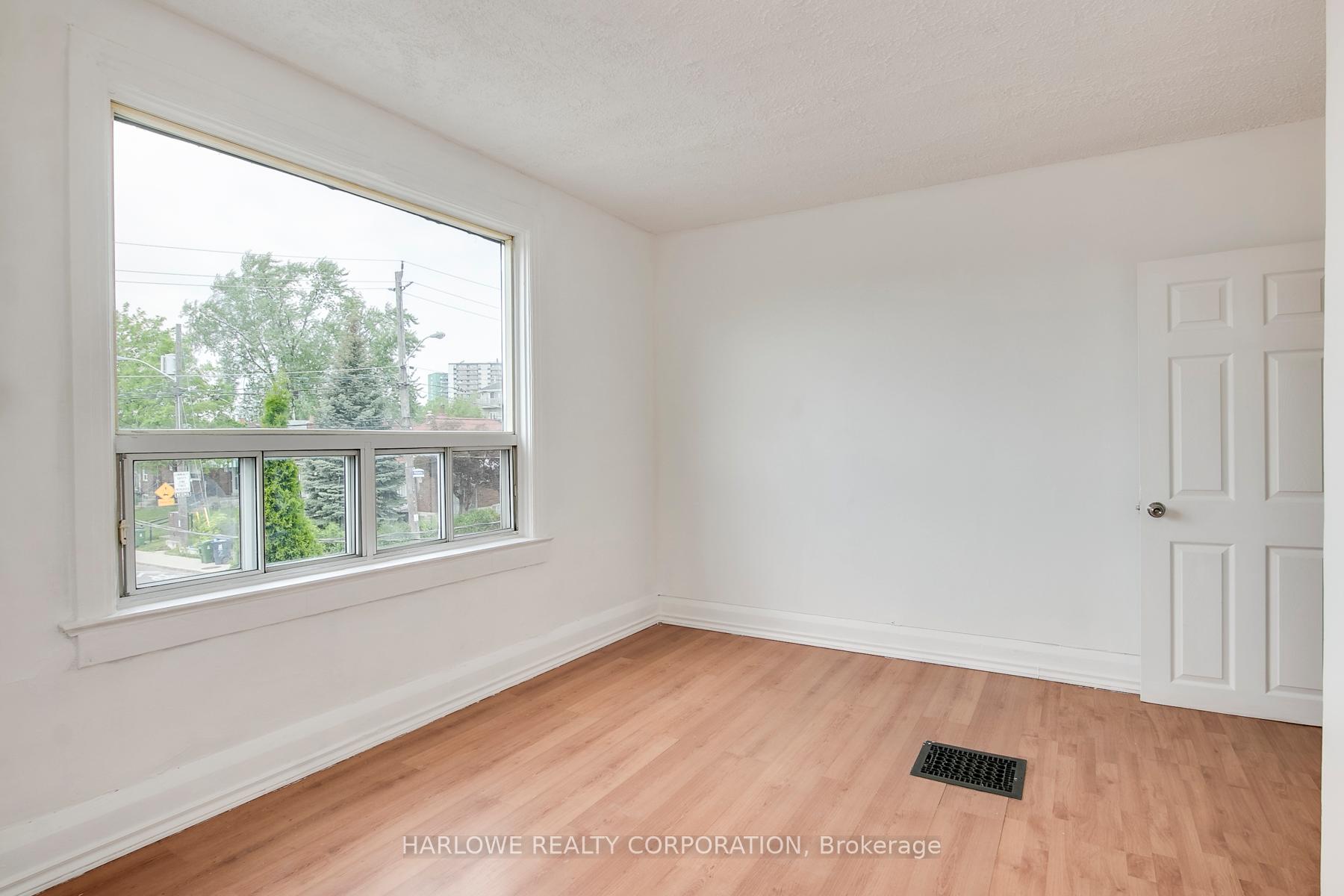 Photo 24 of 61 Castleton Avenue, Toronto, Rockcliffe-Smythe — HOMEH