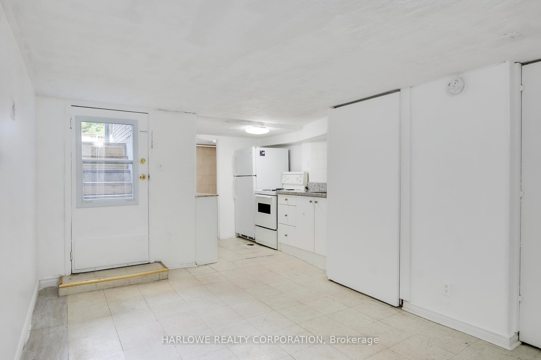Photo 31 of 61 Castleton Avenue, Toronto, Rockcliffe-Smythe — HOMEH