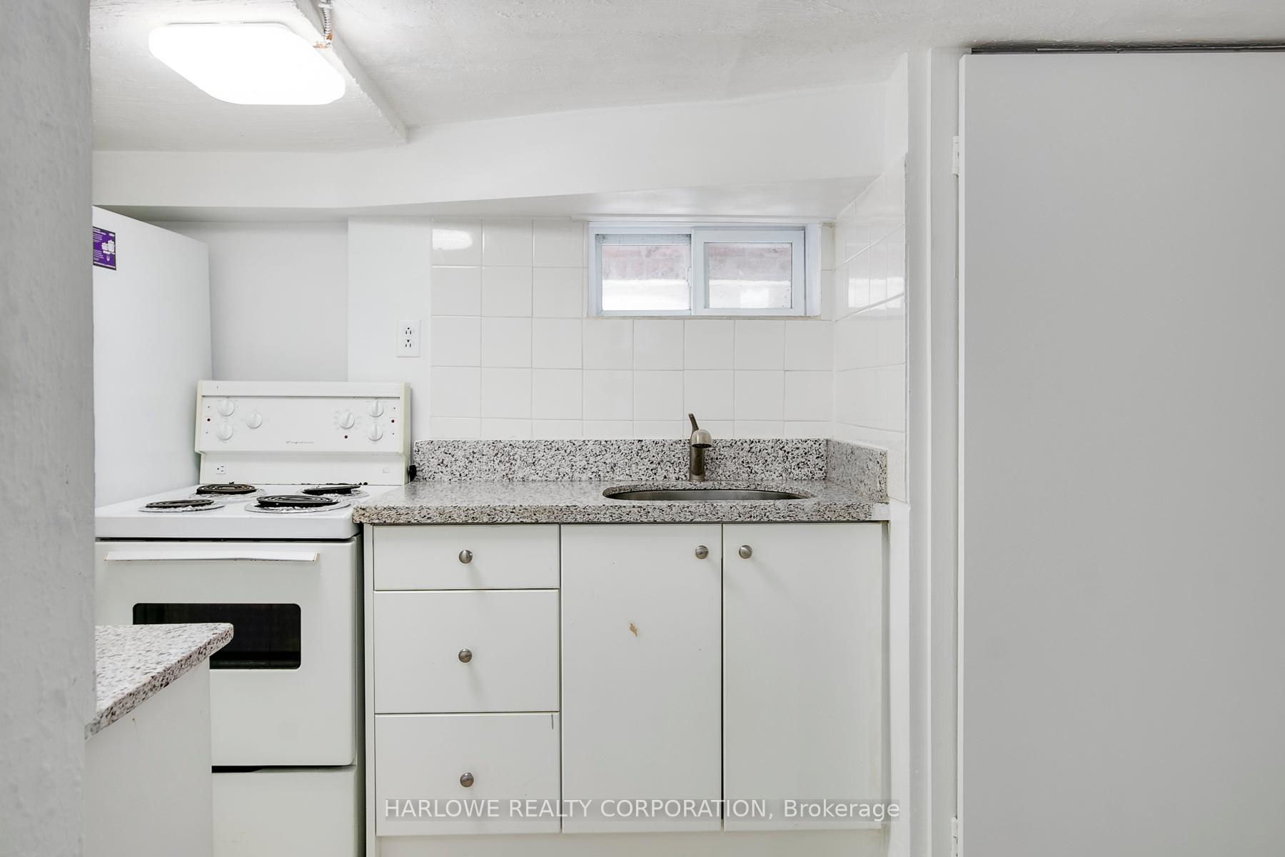 Photo 33 of 61 Castleton Avenue, Toronto, Rockcliffe-Smythe — HOMEH