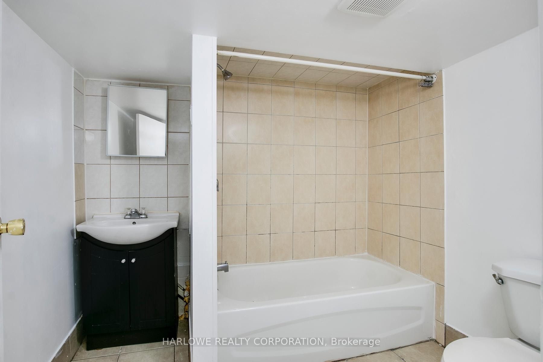 Photo 37 of 61 Castleton Avenue, Toronto, Rockcliffe-Smythe — HOMEH