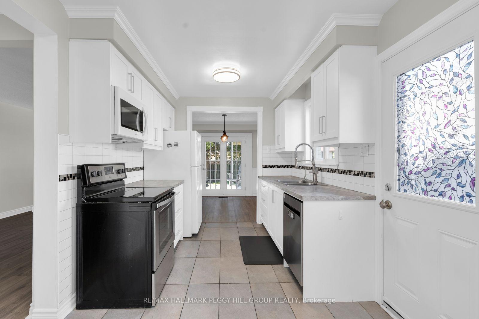 Photo 2 of 112 Kozlov Street, Barrie, Sunnidale — HOMEH