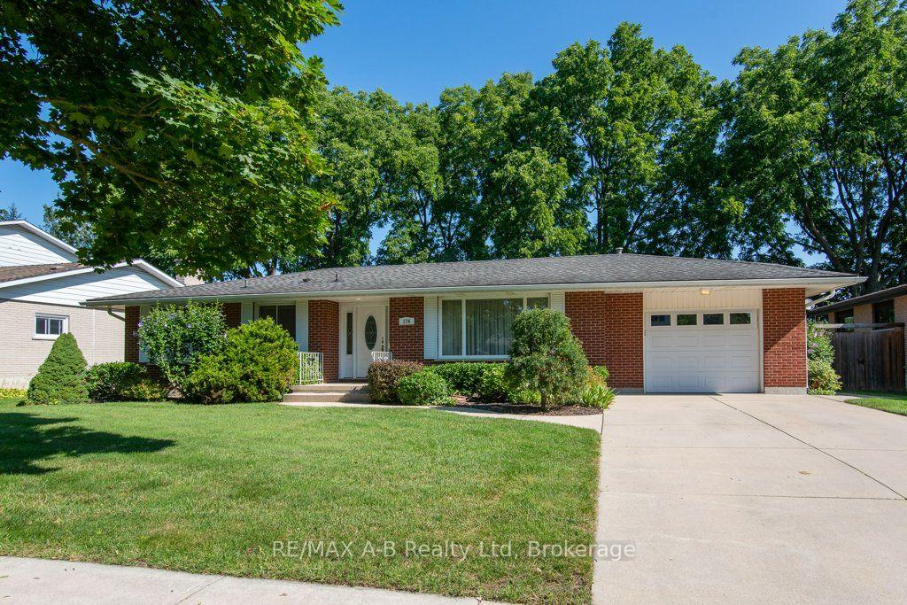 Front of 174 Neal Avenue