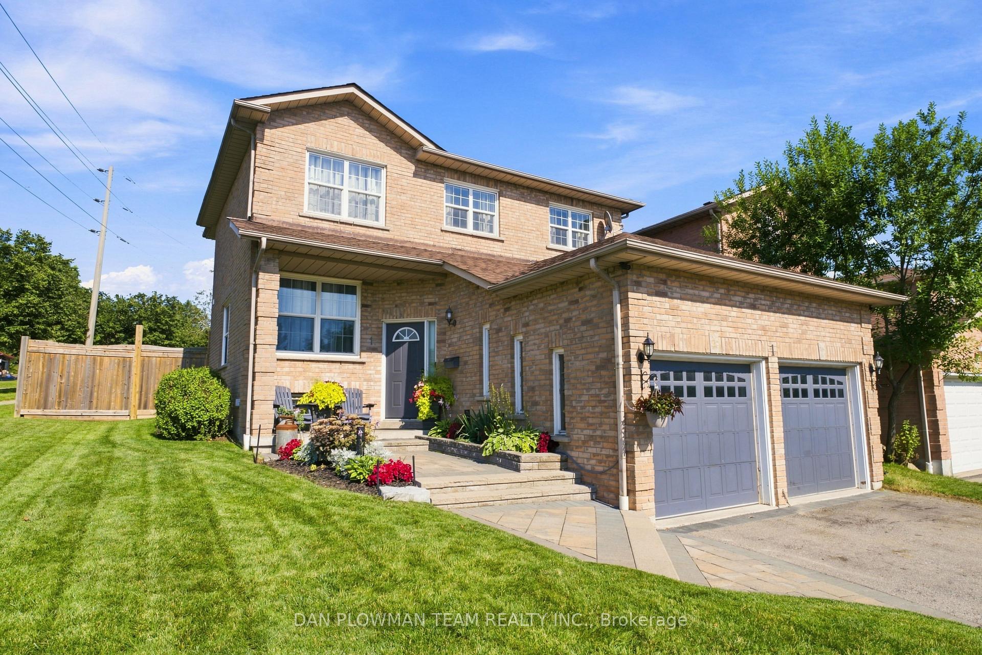Photo 3 of 1 Murkar Crescent, Whitby, Blue Grass Meadows — HOMEH