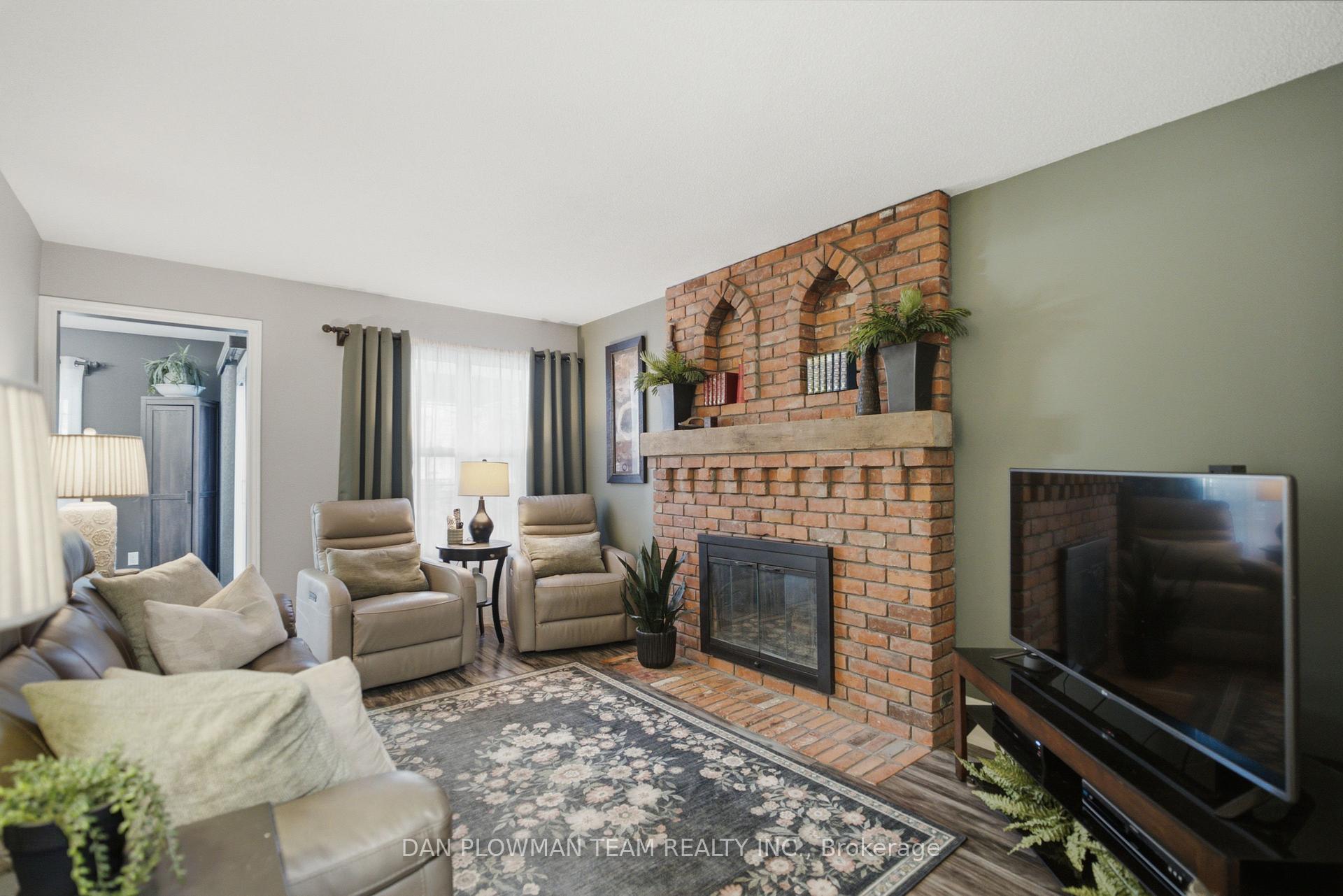 Photo 12 of 1 Murkar Crescent, Whitby, Blue Grass Meadows — HOMEH
