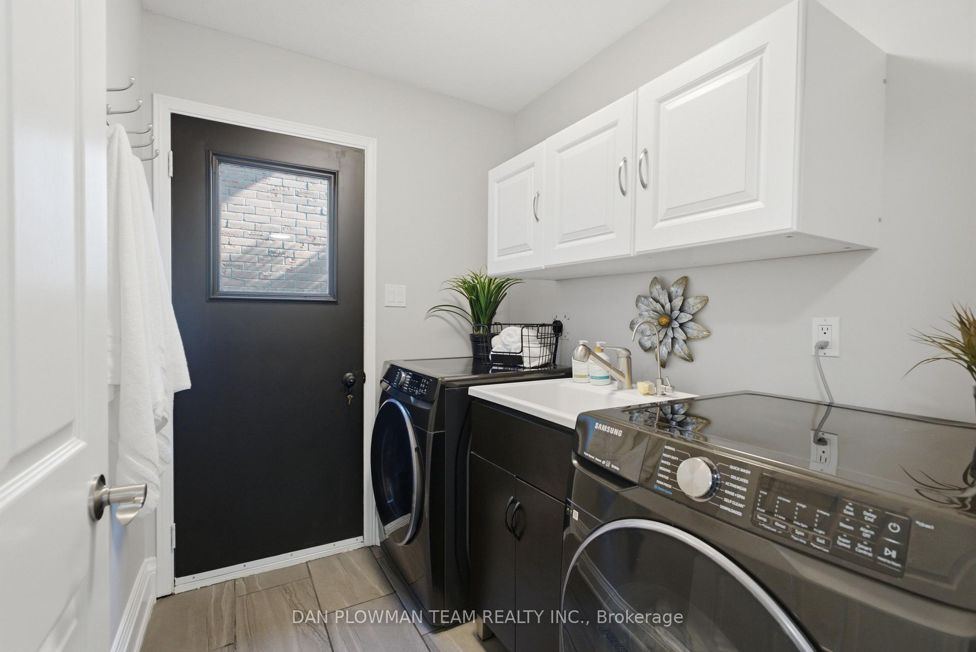 Photo 14 of 1 Murkar Crescent, Whitby, Blue Grass Meadows — HOMEH