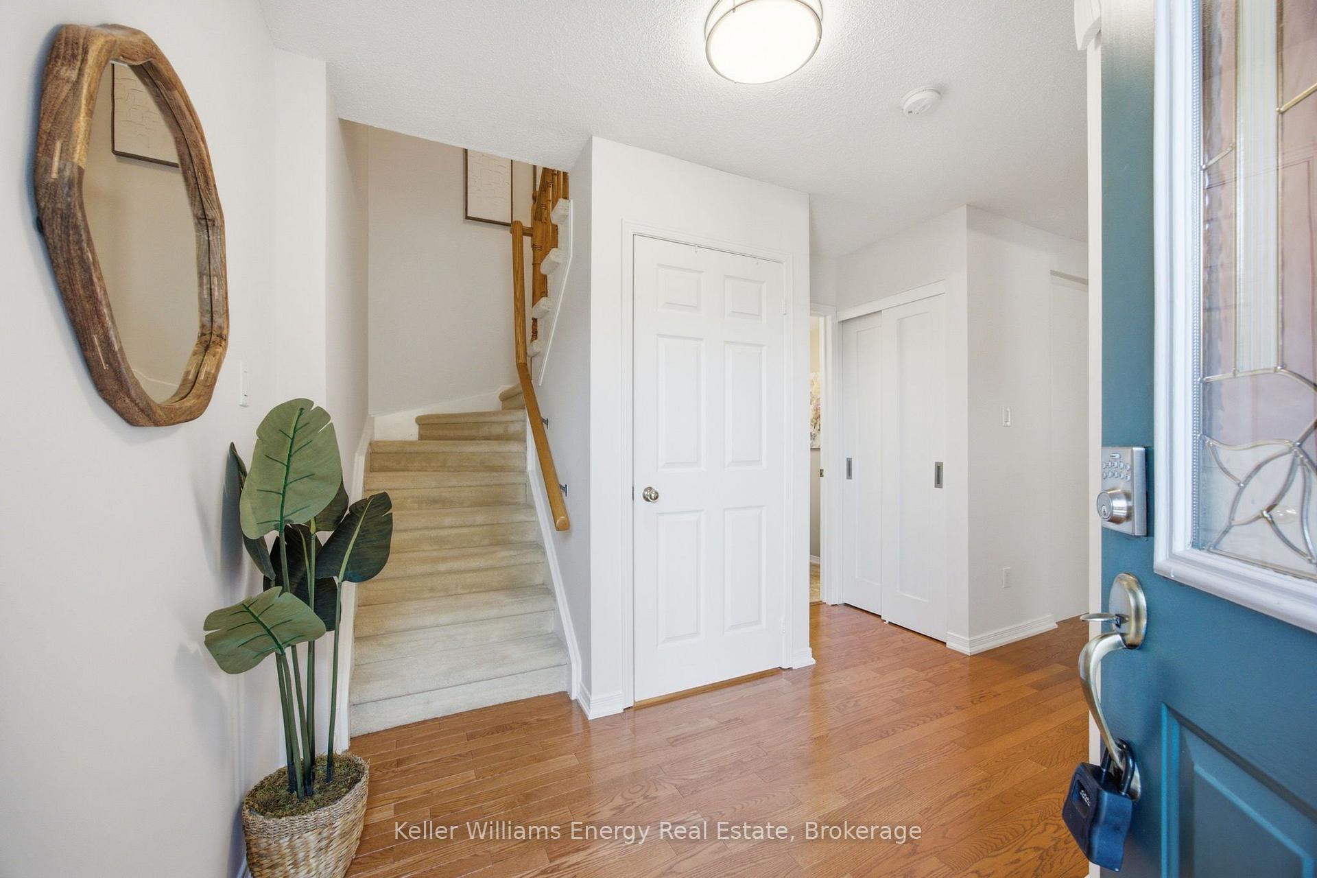 Photo 2 of 43 Knotty Pine Drive, Whitby, Williamsburg — HOMEH