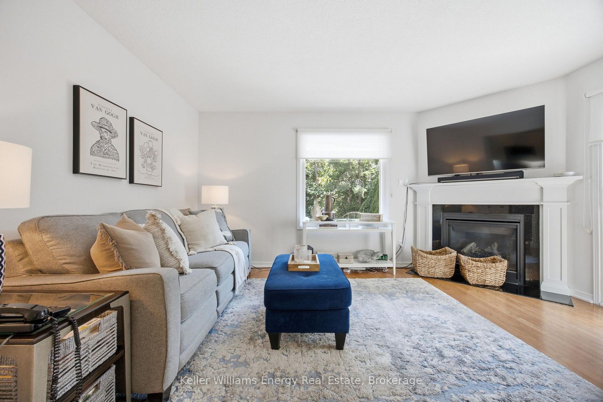 Photo 3 of 43 Knotty Pine Drive, Whitby, Williamsburg — HOMEH