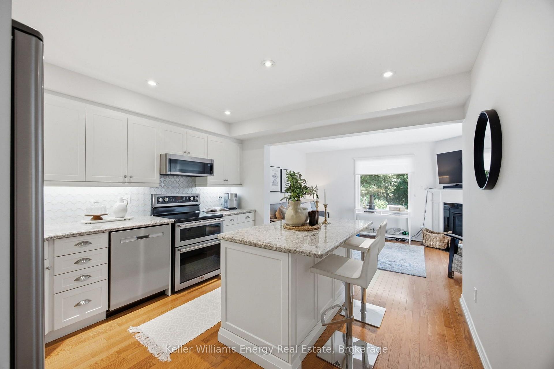 Photo 5 of 43 Knotty Pine Drive, Whitby, Williamsburg — HOMEH