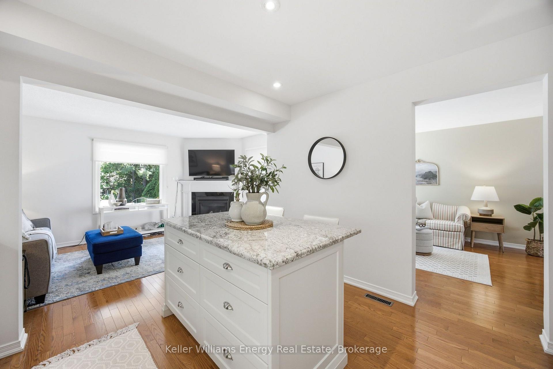 Photo 6 of 43 Knotty Pine Drive, Whitby, Williamsburg — HOMEH
