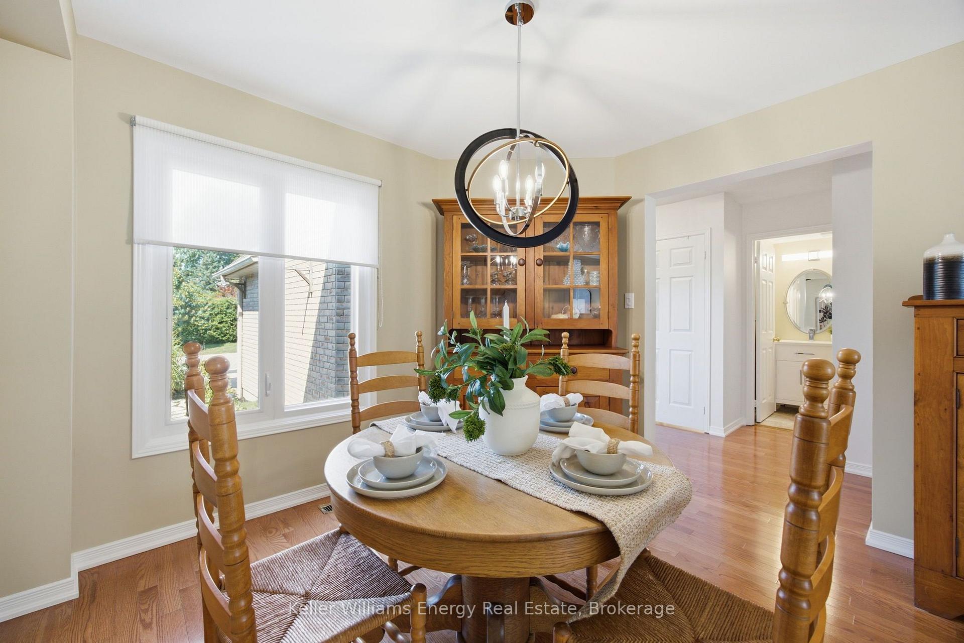 Photo 9 of 43 Knotty Pine Drive, Whitby, Williamsburg — HOMEH