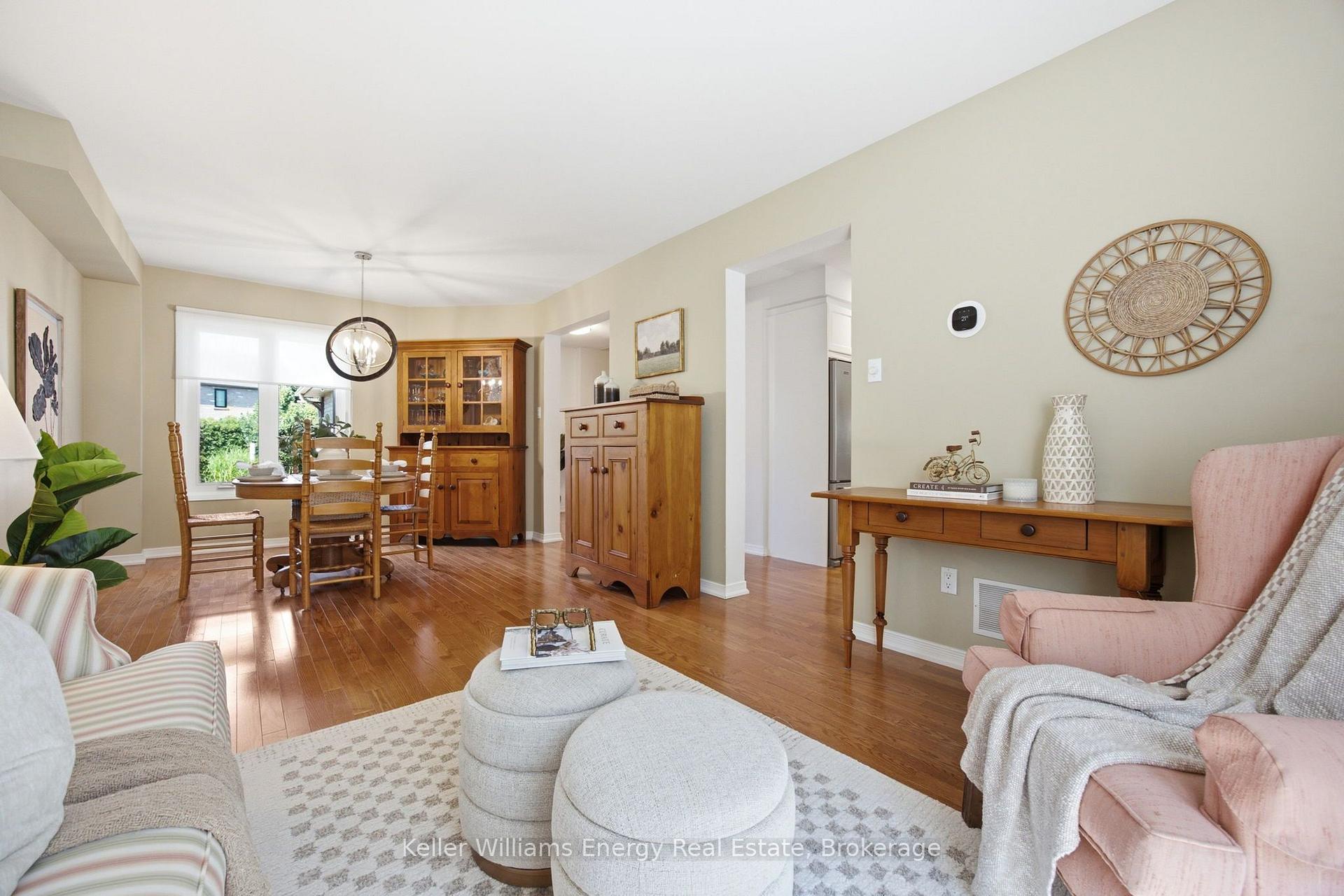 Photo 11 of 43 Knotty Pine Drive, Whitby, Williamsburg — HOMEH