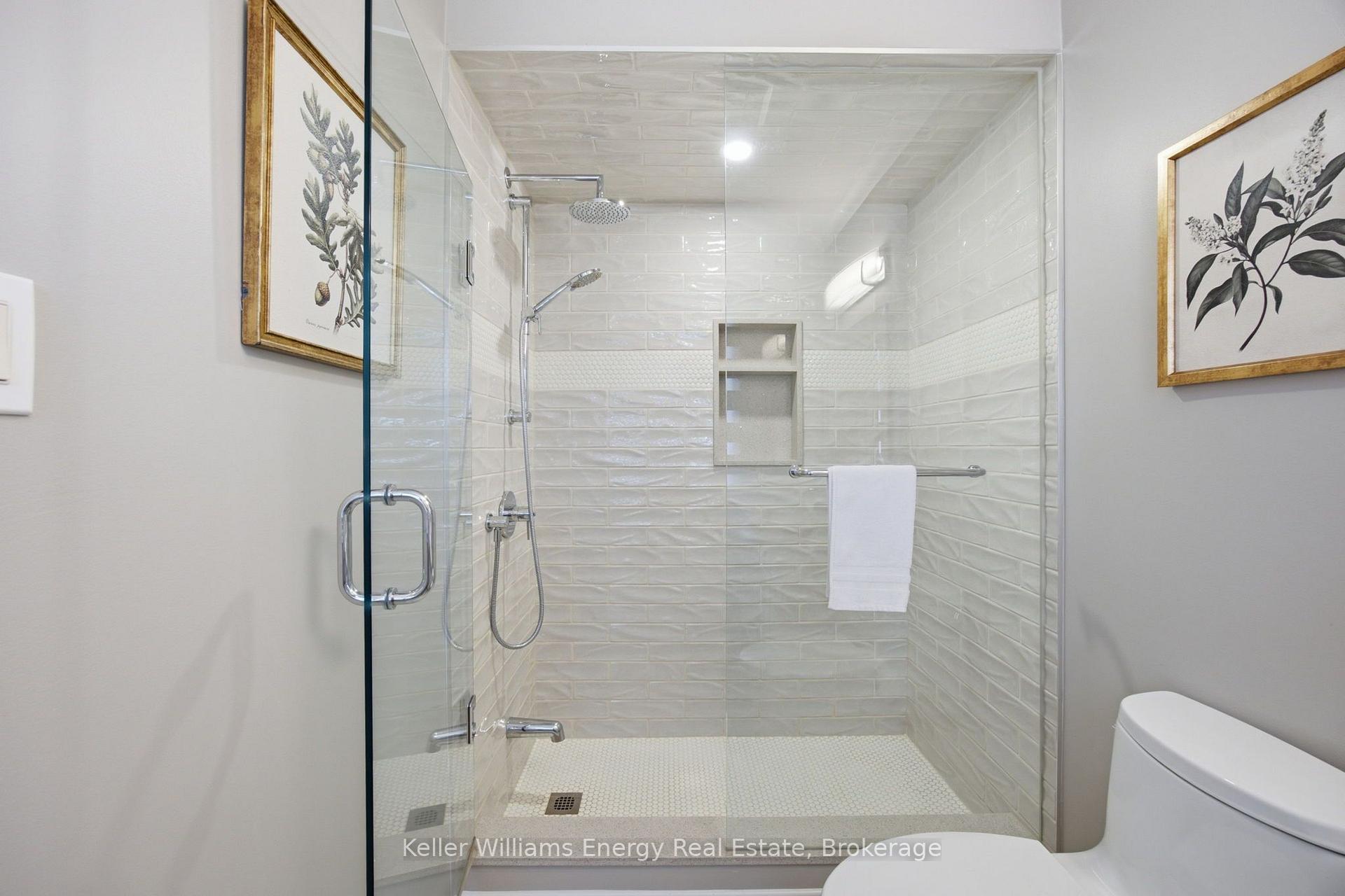 Photo 18 of 43 Knotty Pine Drive, Whitby, Williamsburg — HOMEH