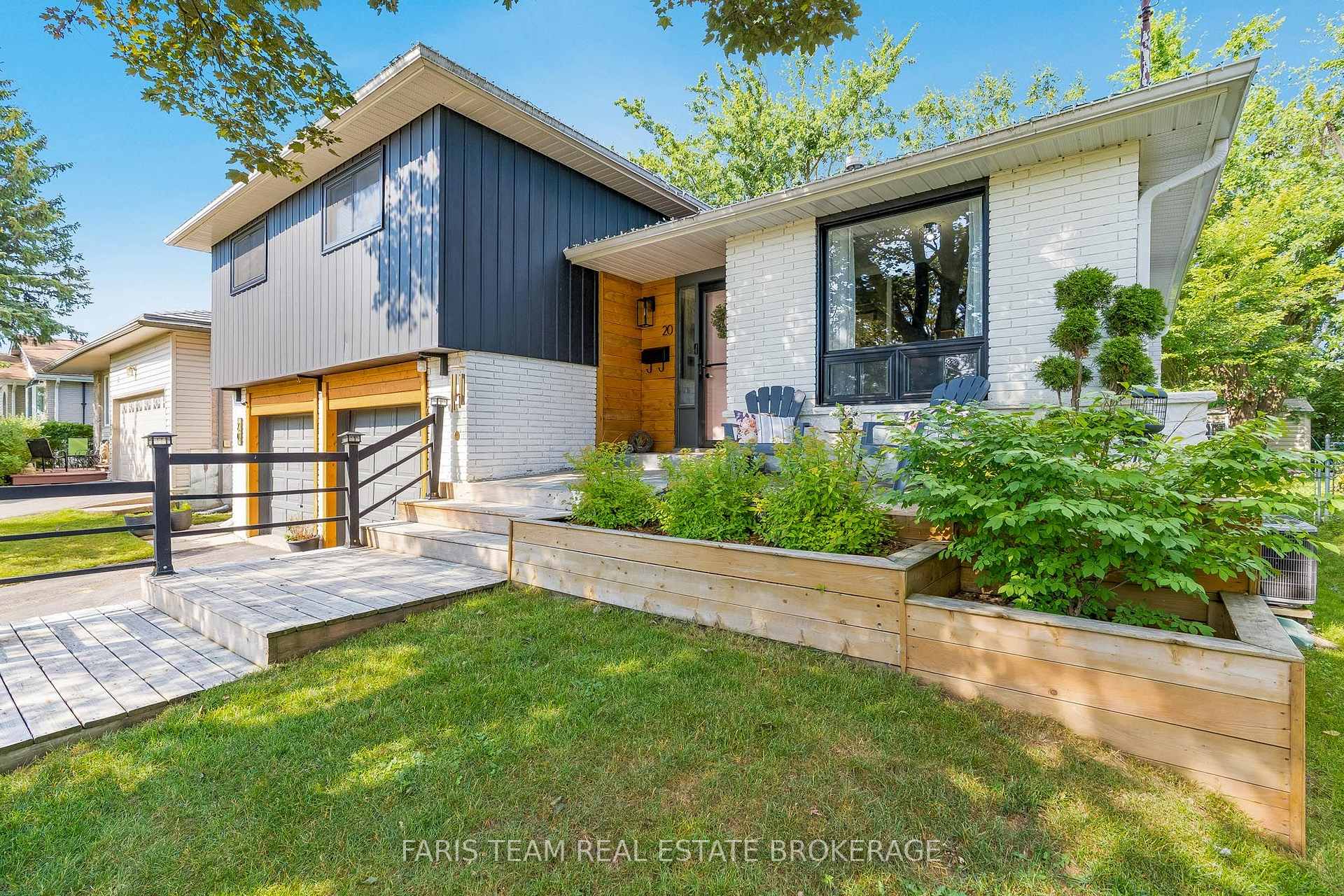 Photo 4 of 20 Carol Road, Barrie, Allandale Heights — HOMEH