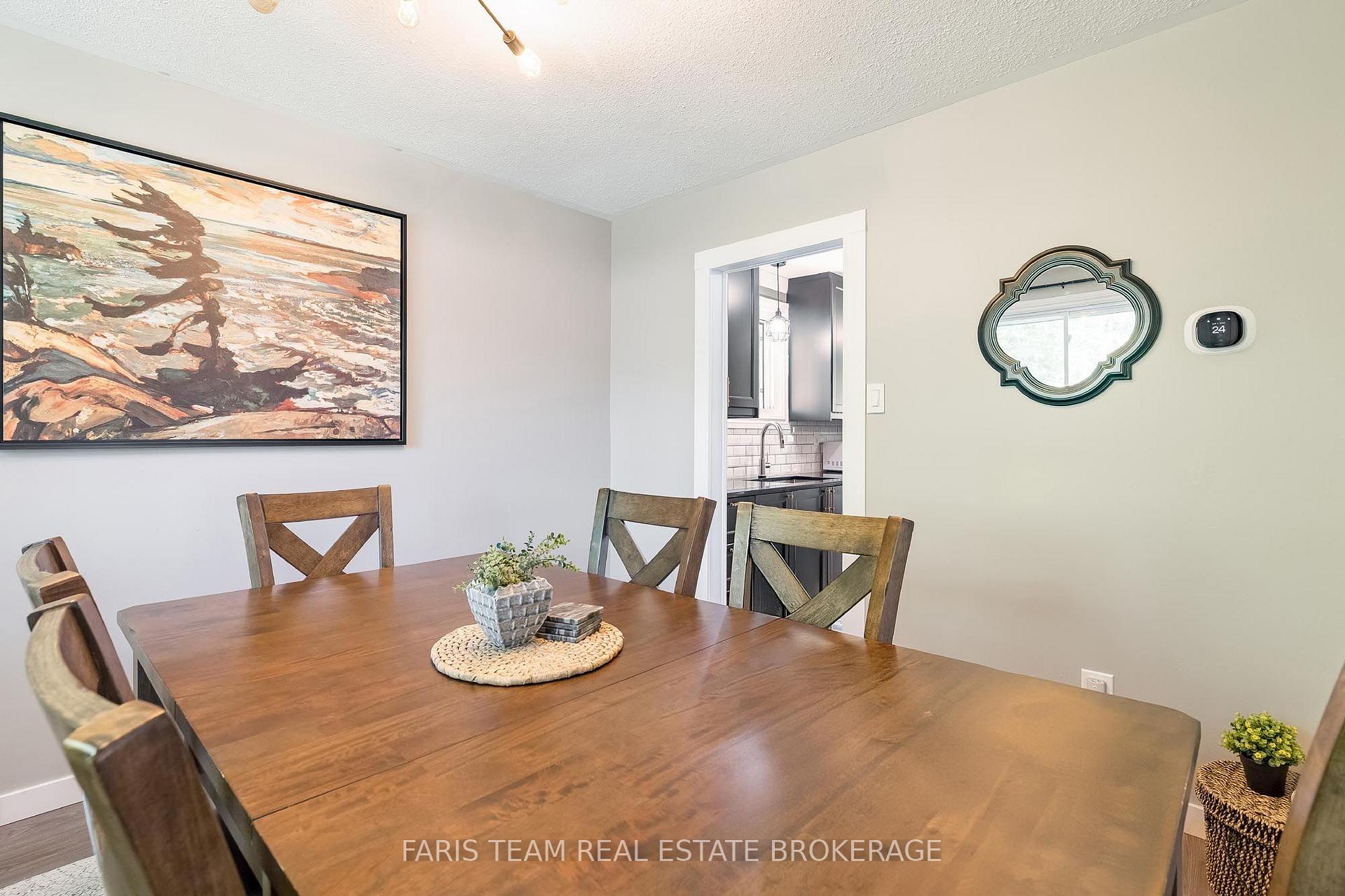 Photo 11 of 20 Carol Road, Barrie, Allandale Heights — HOMEH