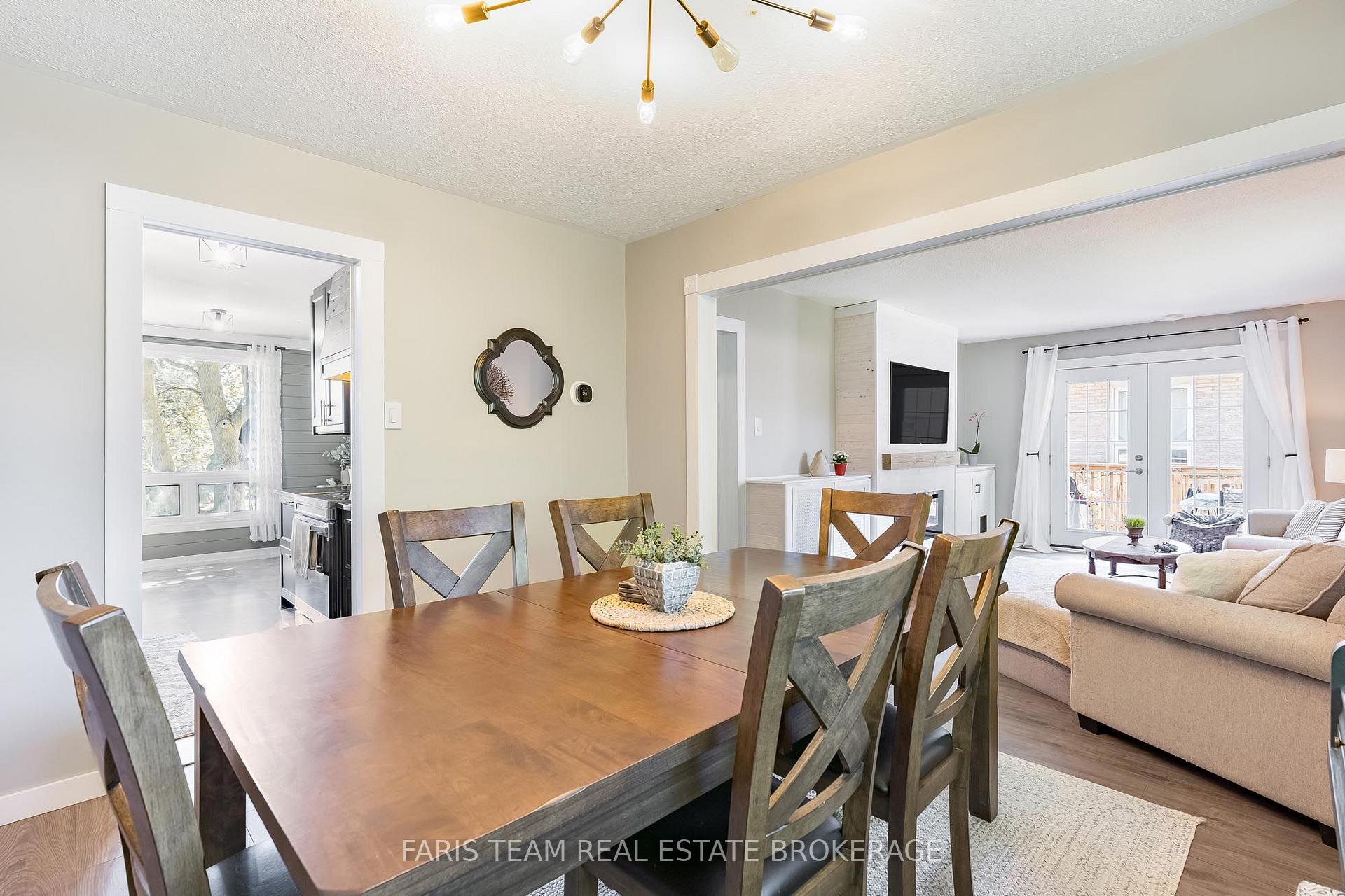 Photo 12 of 20 Carol Road, Barrie, Allandale Heights — HOMEH
