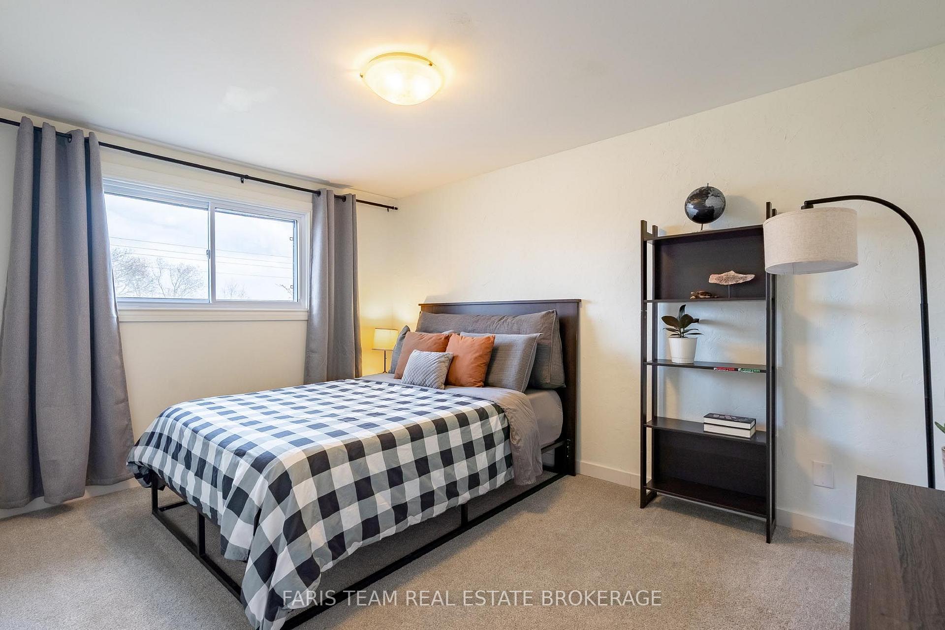Photo 17 of 20 Carol Road, Barrie, Allandale Heights — HOMEH
