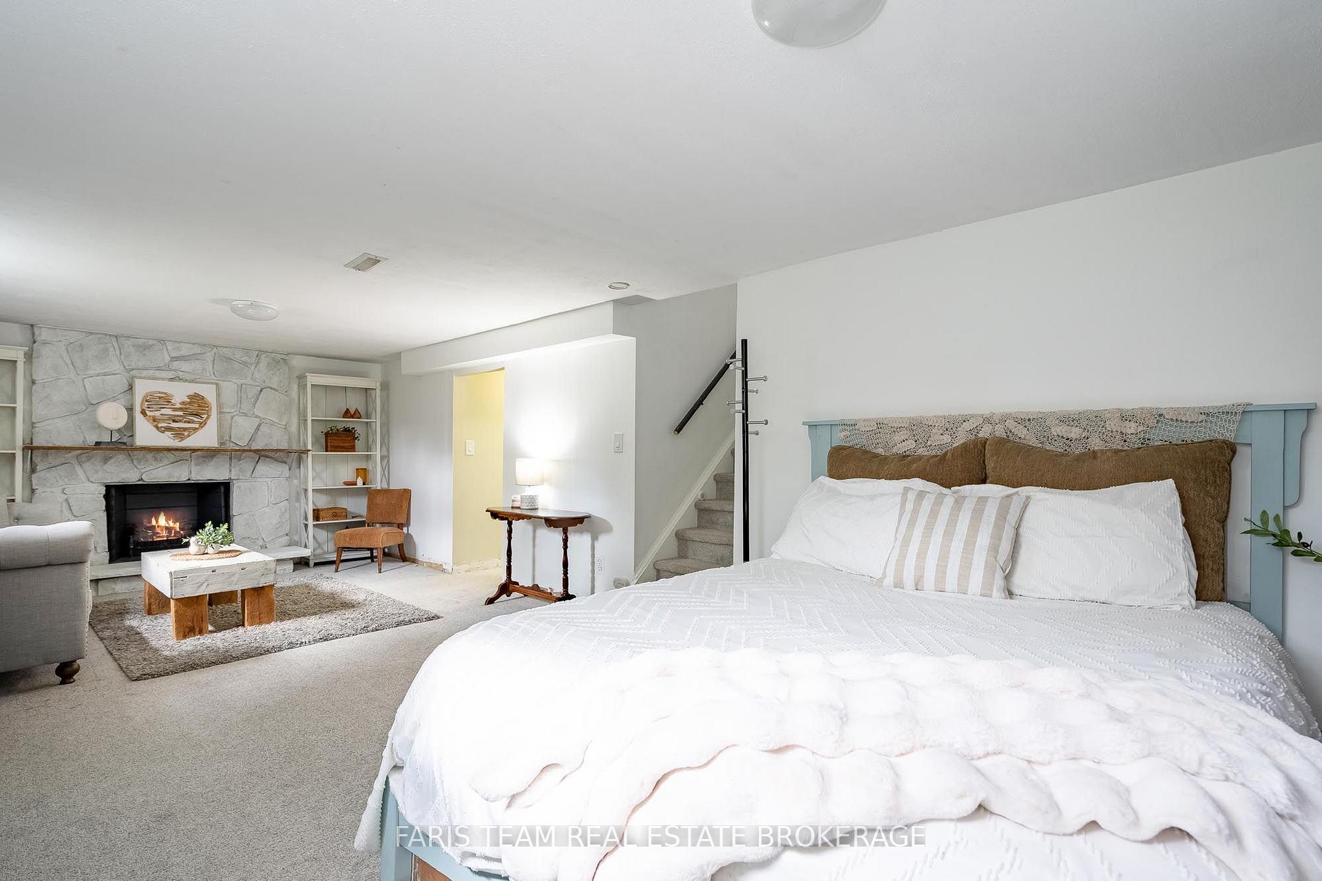 Photo 24 of 20 Carol Road, Barrie, Allandale Heights — HOMEH