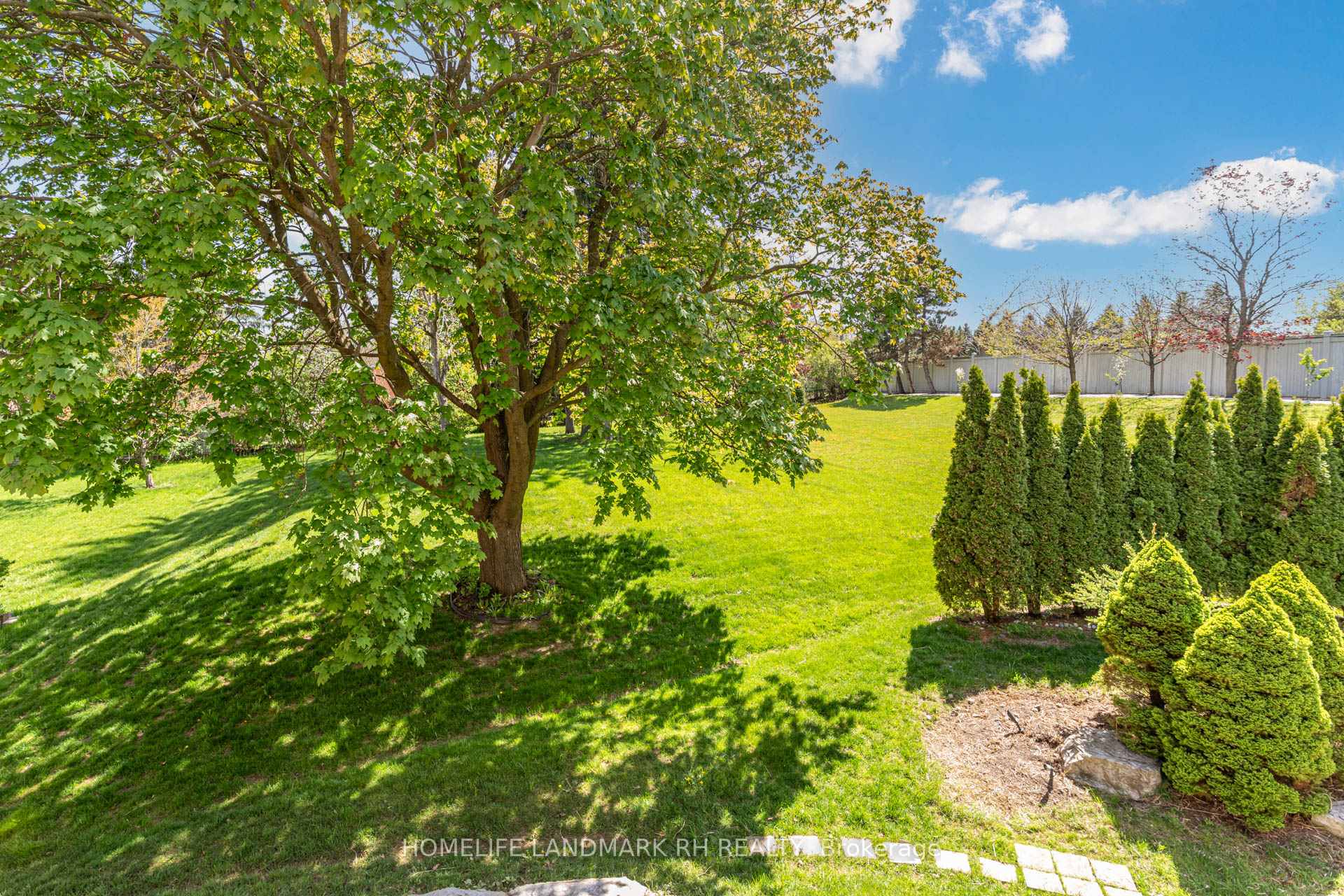 Photo 11 of 385 Kennedy Street W, Aurora, Aurora Highlands — HOMEH