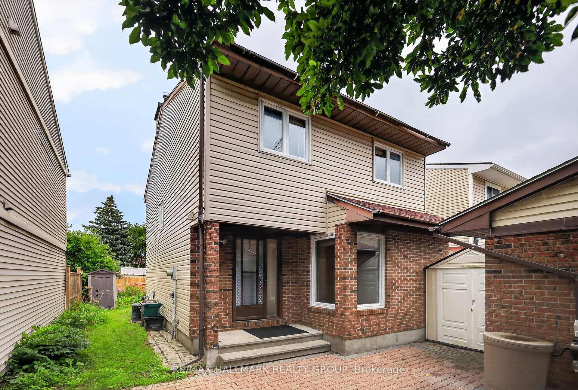 Photo 1 of 704 Malibu Terrace, Ottawa, Courtland Park — HOMEH