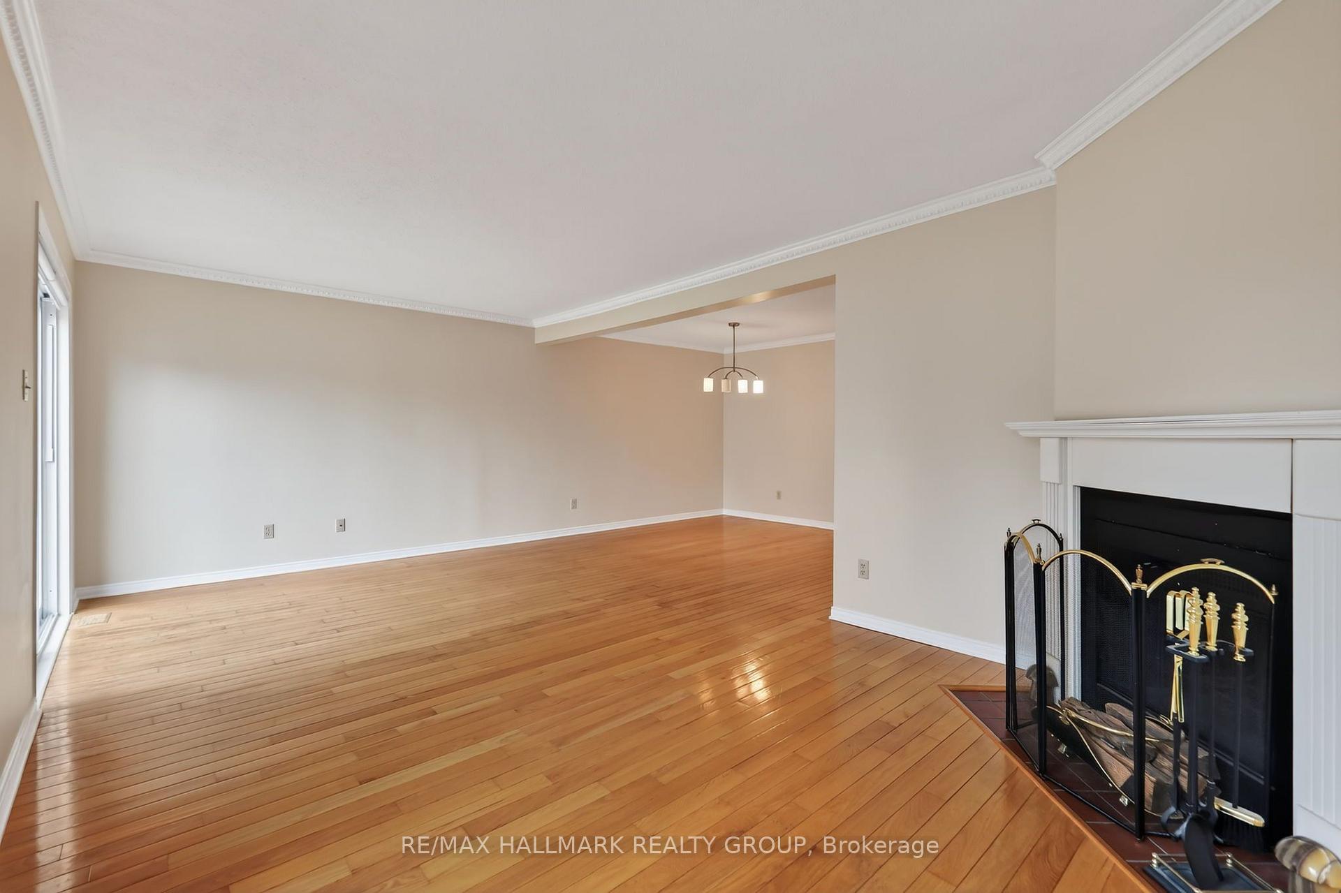 Photo 18 of 704 Malibu Terrace, Ottawa, Courtland Park — HOMEH