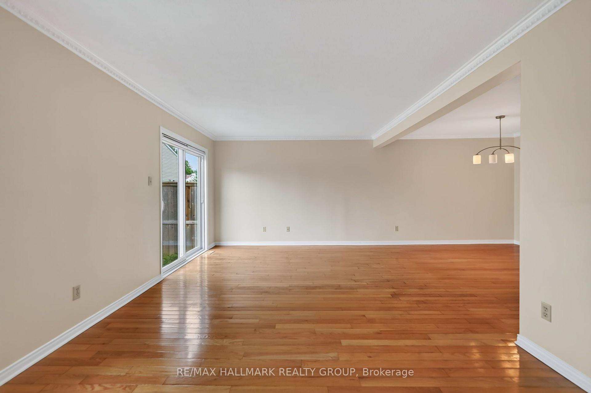 Photo 19 of 704 Malibu Terrace, Ottawa, Courtland Park — HOMEH
