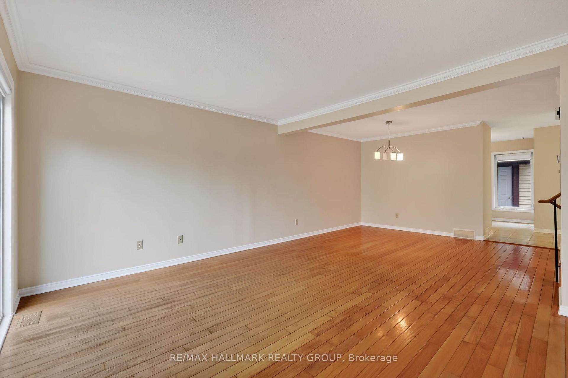 Photo 20 of 704 Malibu Terrace, Ottawa, Courtland Park — HOMEH