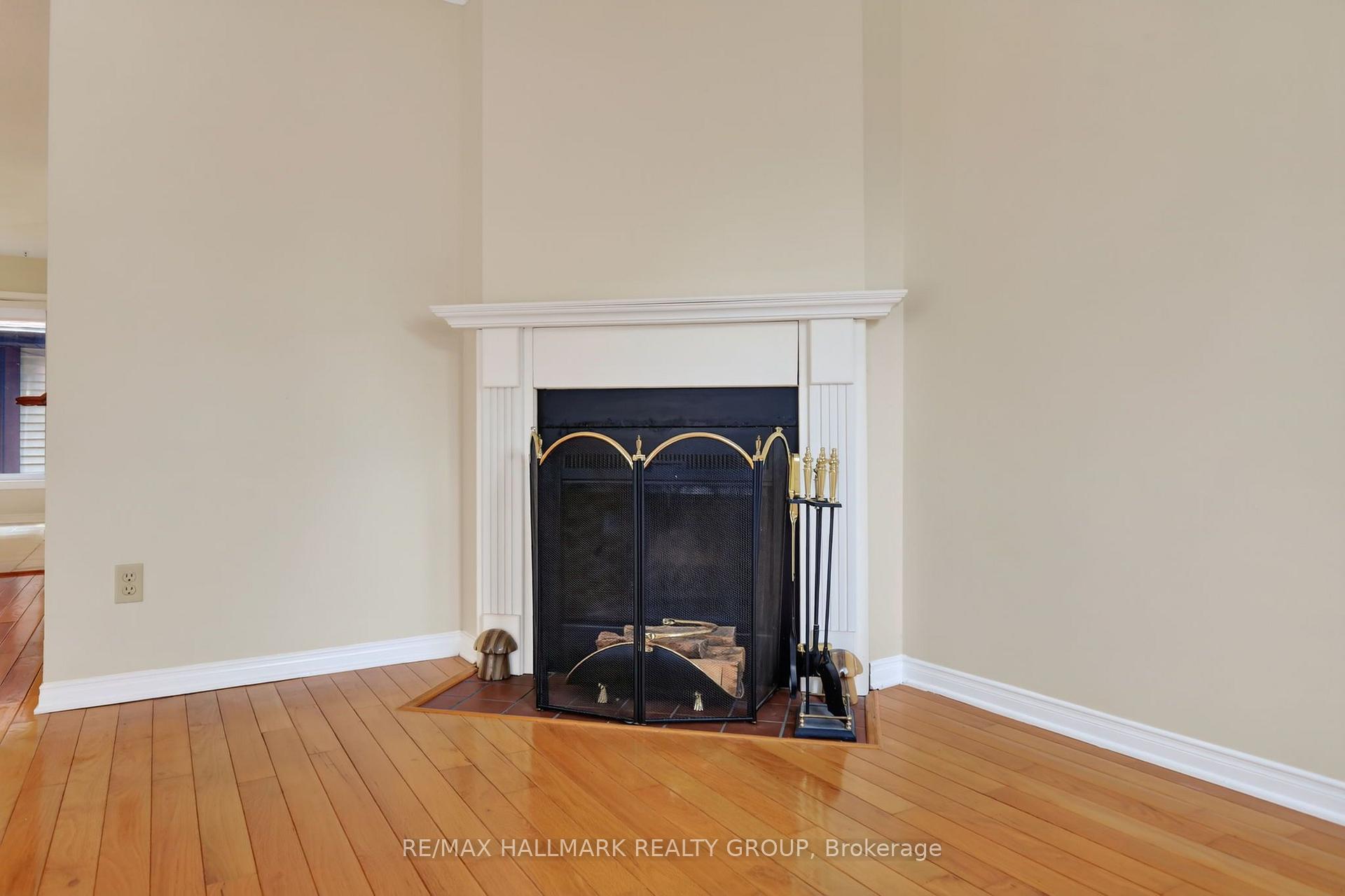 Photo 21 of 704 Malibu Terrace, Ottawa, Courtland Park — HOMEH