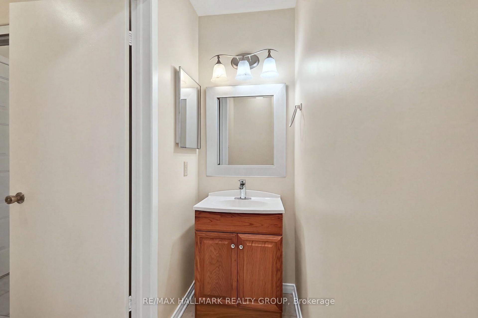 Photo 22 of 704 Malibu Terrace, Ottawa, Courtland Park — HOMEH